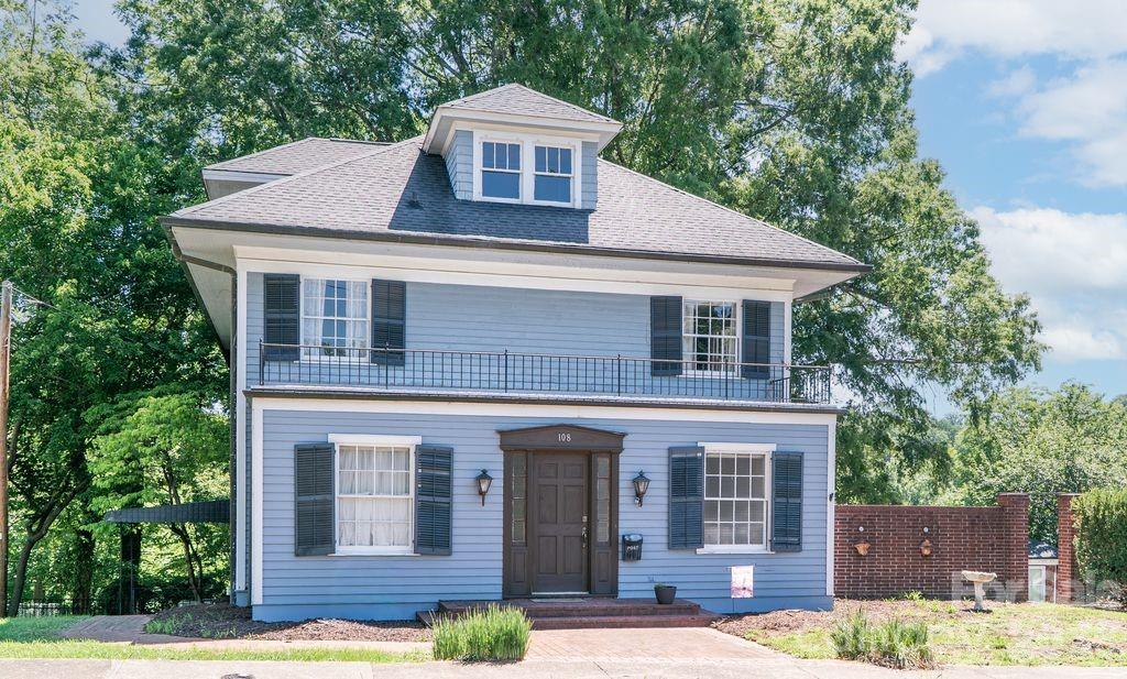 108 Beall Street NW — Lenoir
