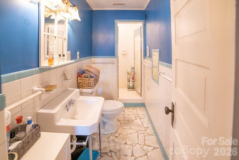 108 Beall Street NW — Lenoir