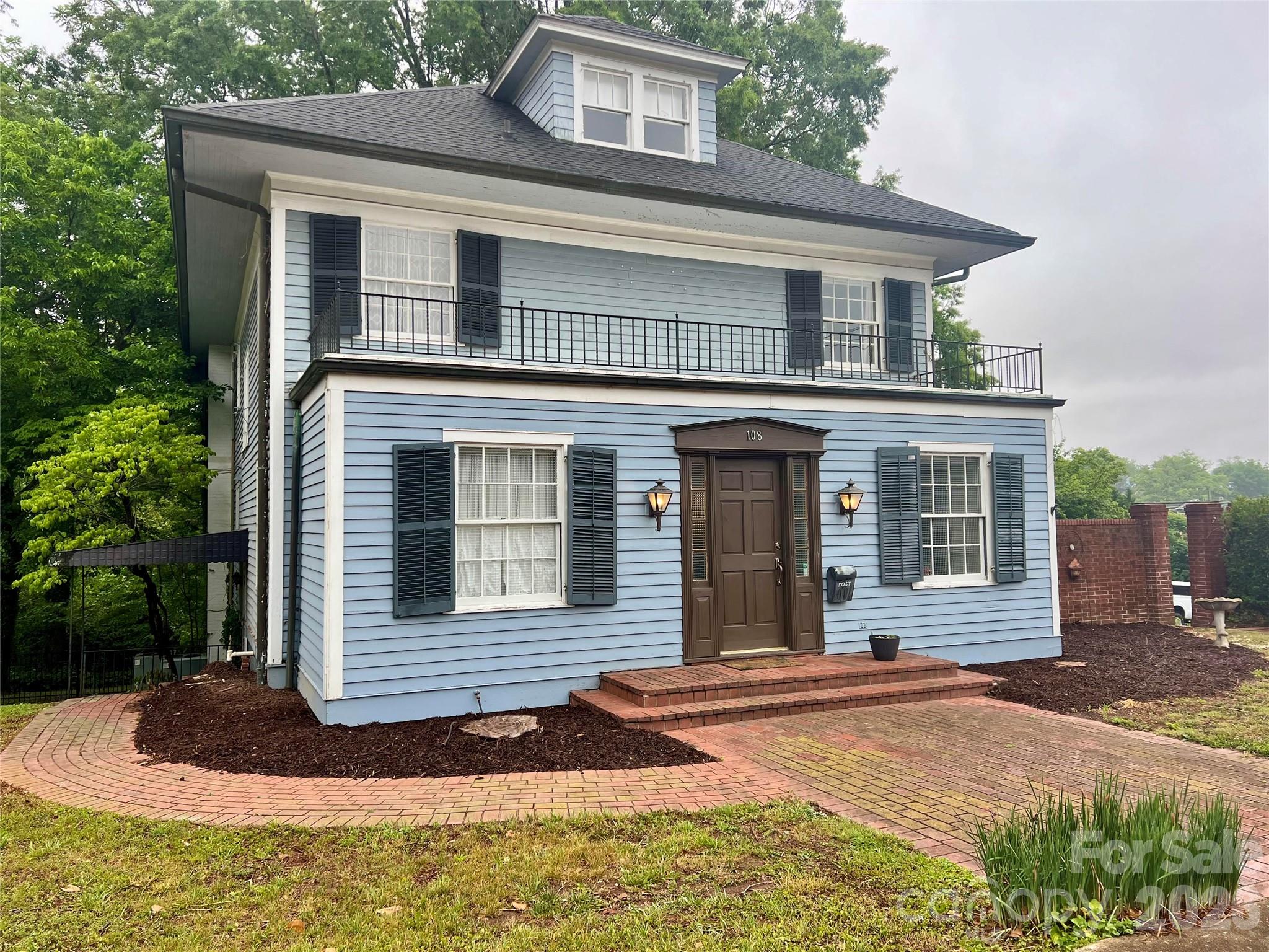 108 Beall Street NW — Lenoir