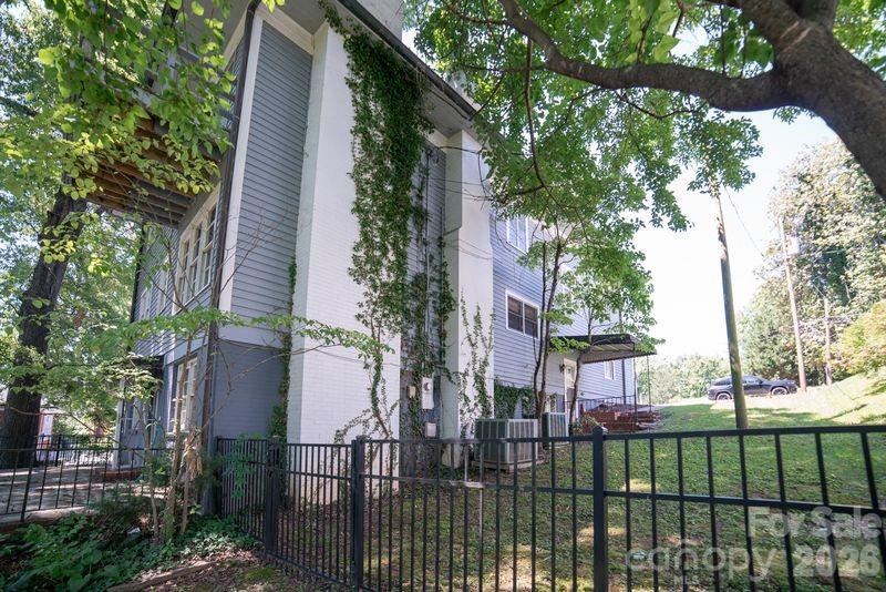 108 Beall Street NW — Lenoir