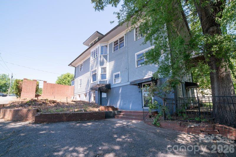 108 Beall Street NW — Lenoir