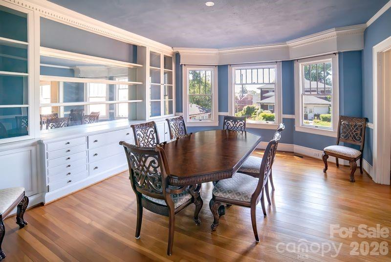 108 Beall Street NW — Lenoir