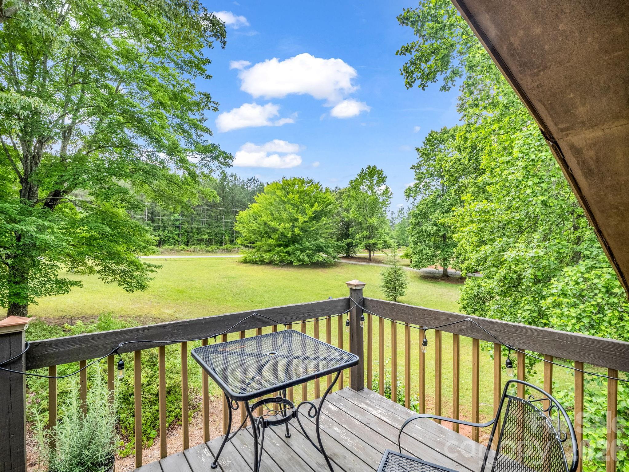 72 McEntire Road — Tryon