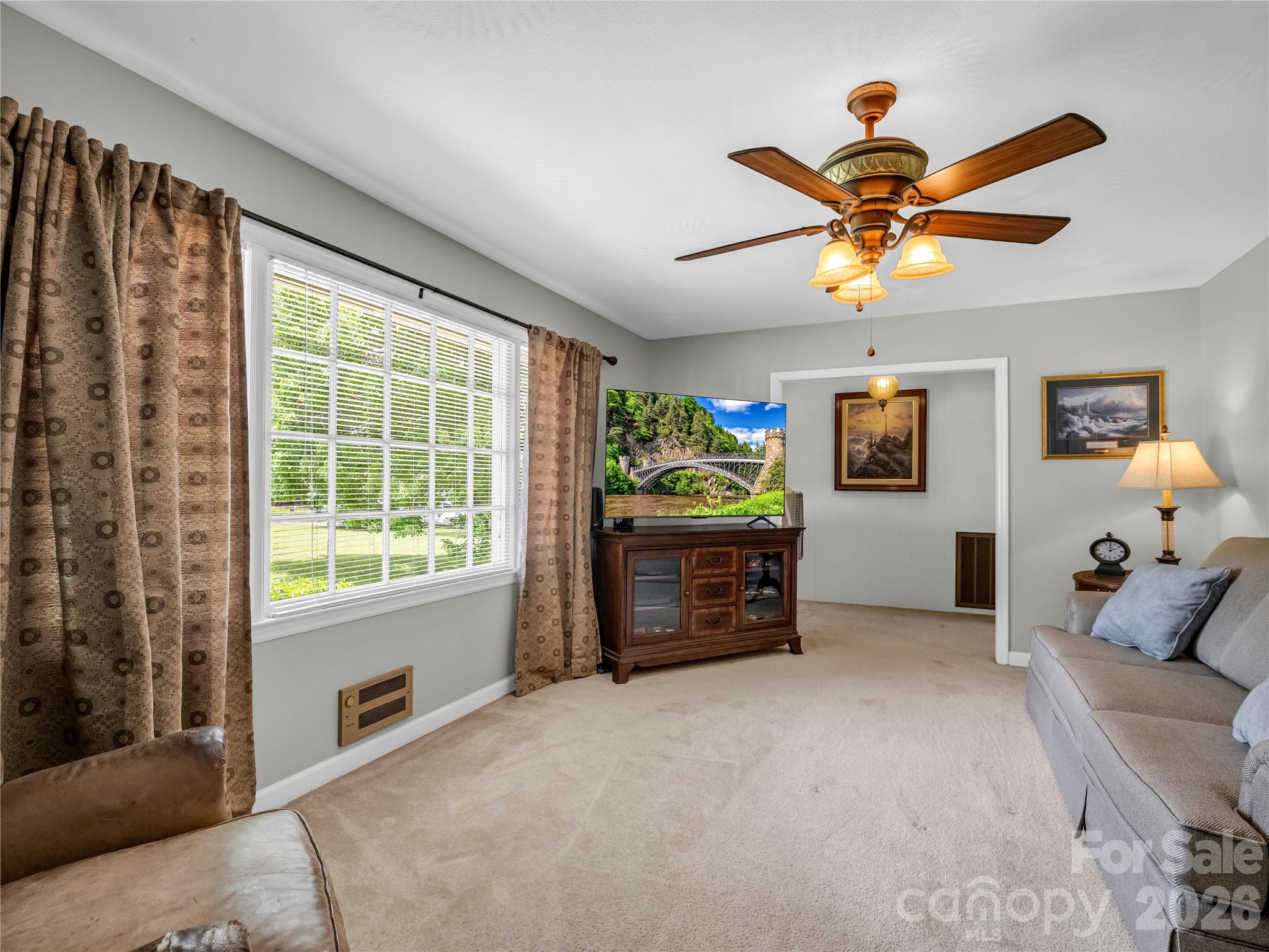 72 McEntire Road — Tryon