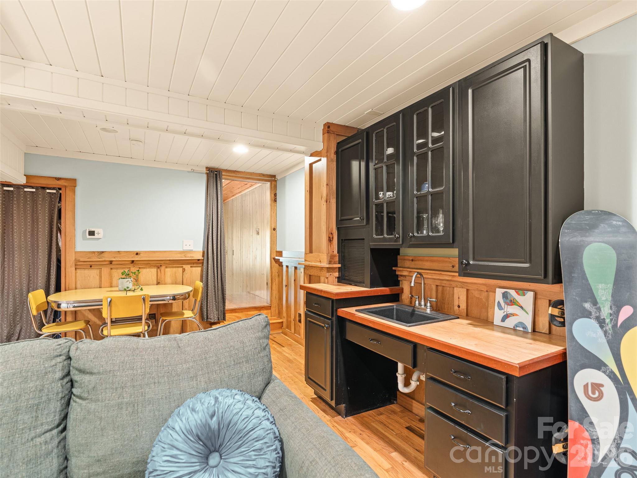241 Pinners Cove Road — Asheville
