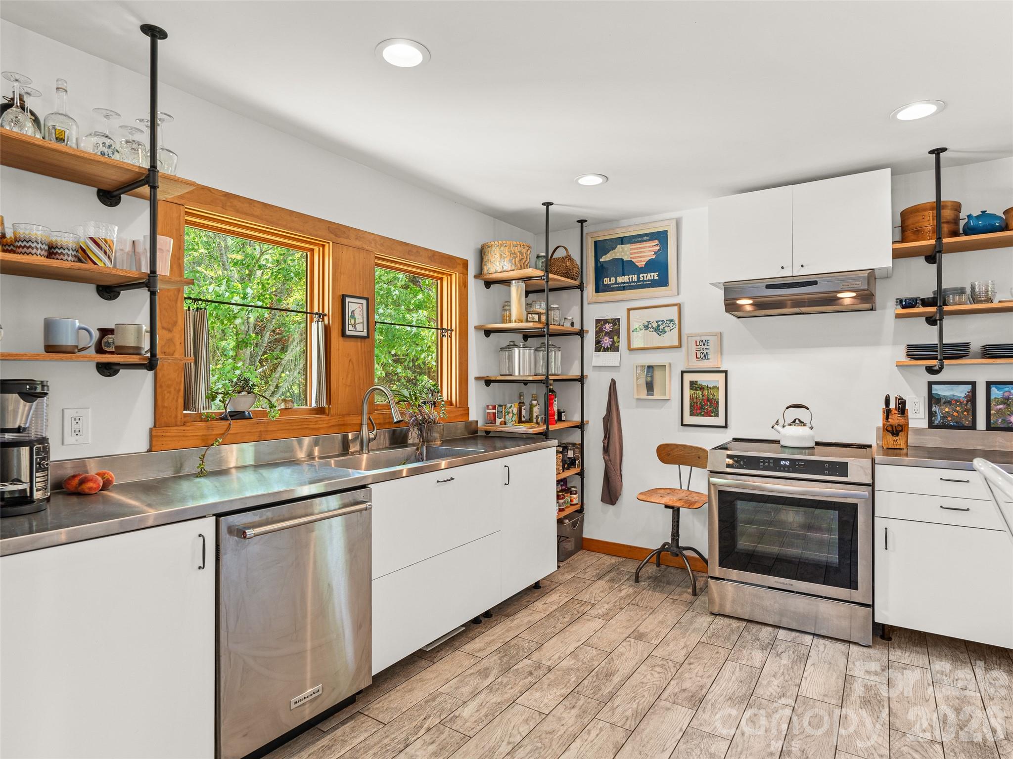 241 Pinners Cove Road — Asheville