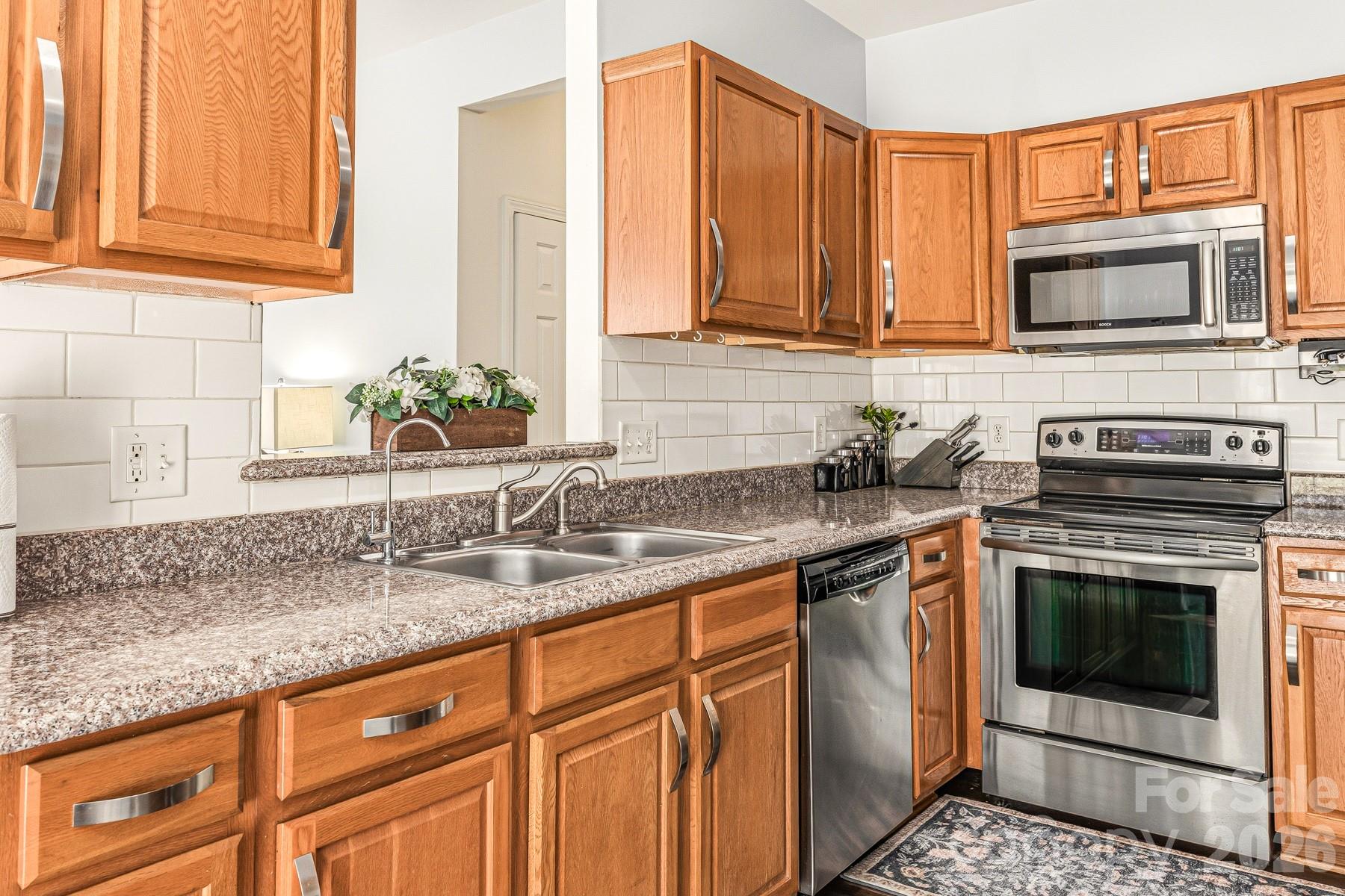 4816 Delprado Circle — Charlotte