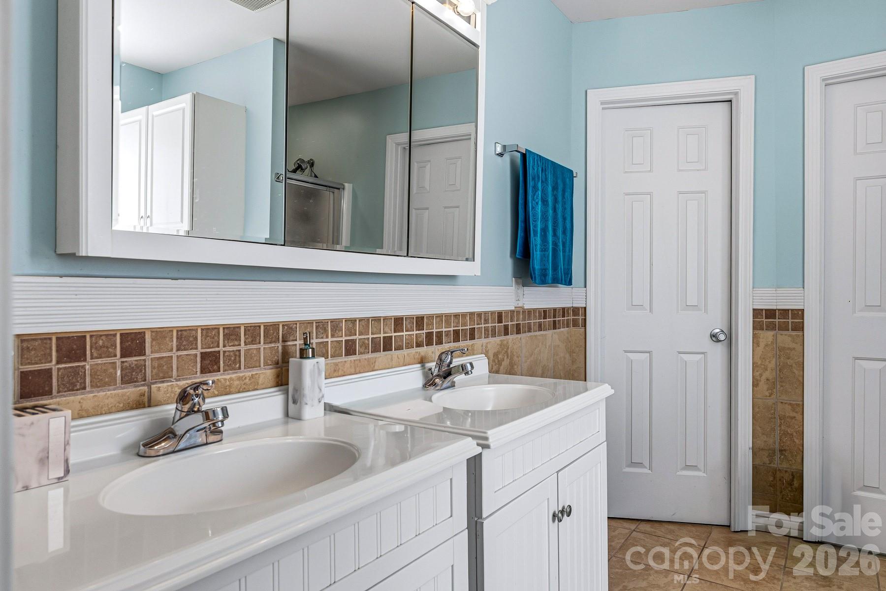 4816 Delprado Circle — Charlotte