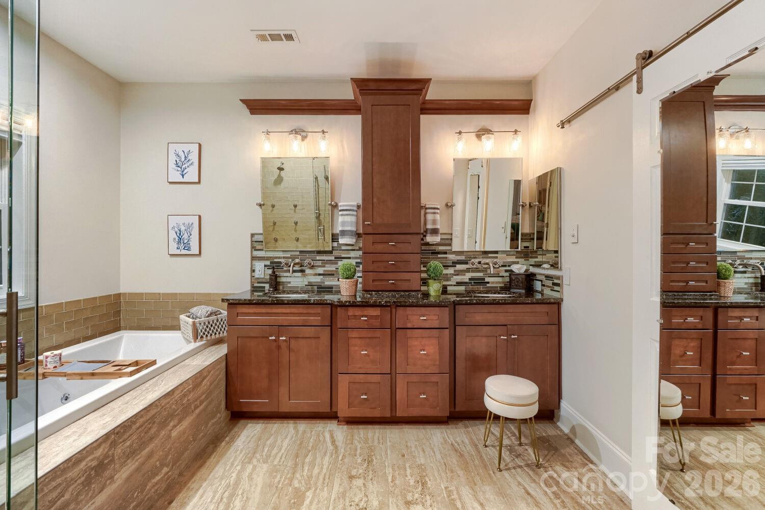 6605 Saunton Court — Charlotte