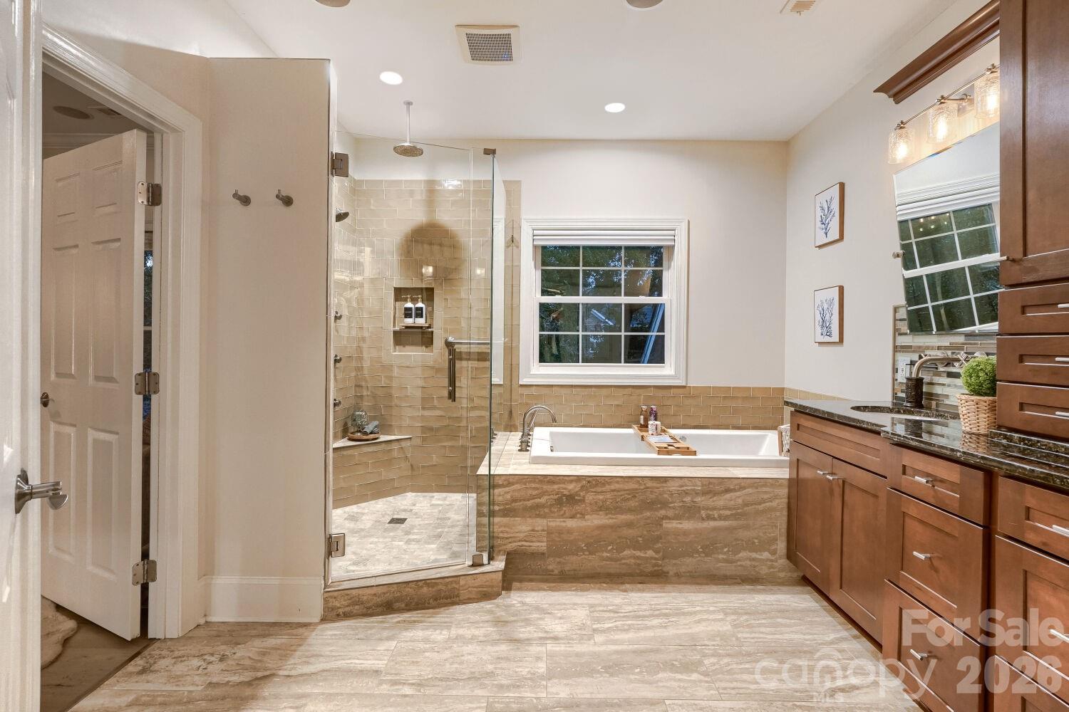 6605 Saunton Court — Charlotte
