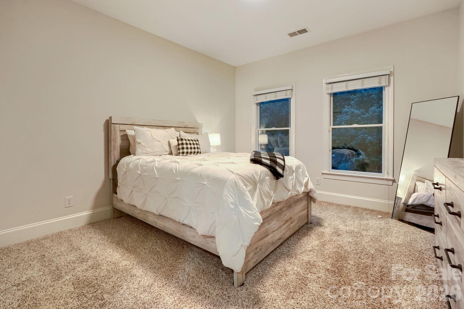 6605 Saunton Court — Charlotte