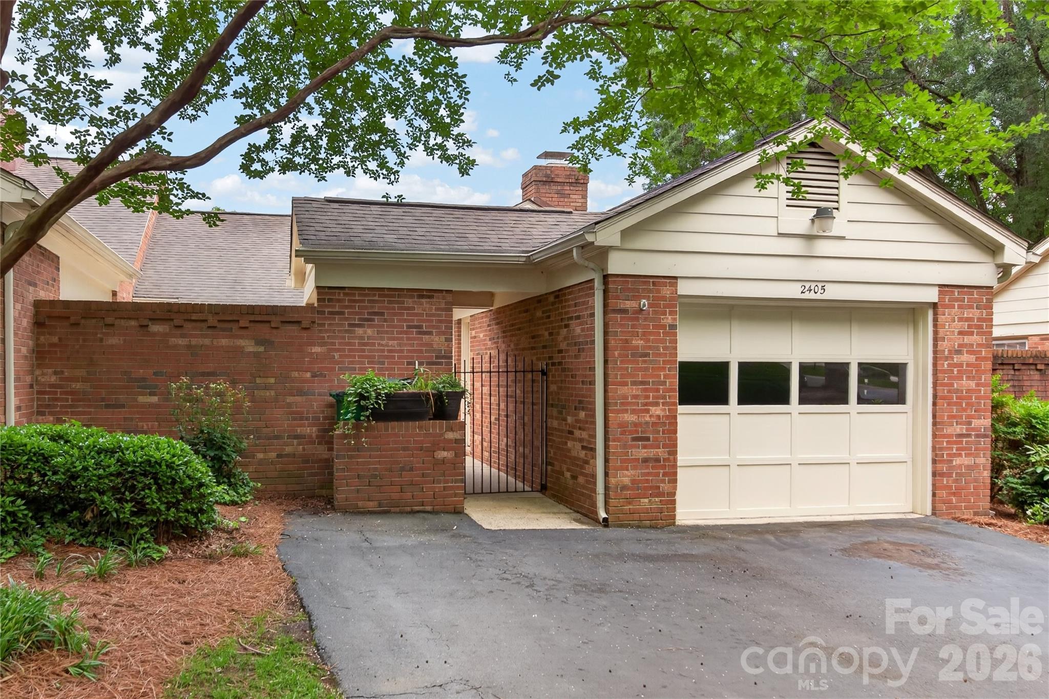 2405 Quail Lake Drive — Charlotte