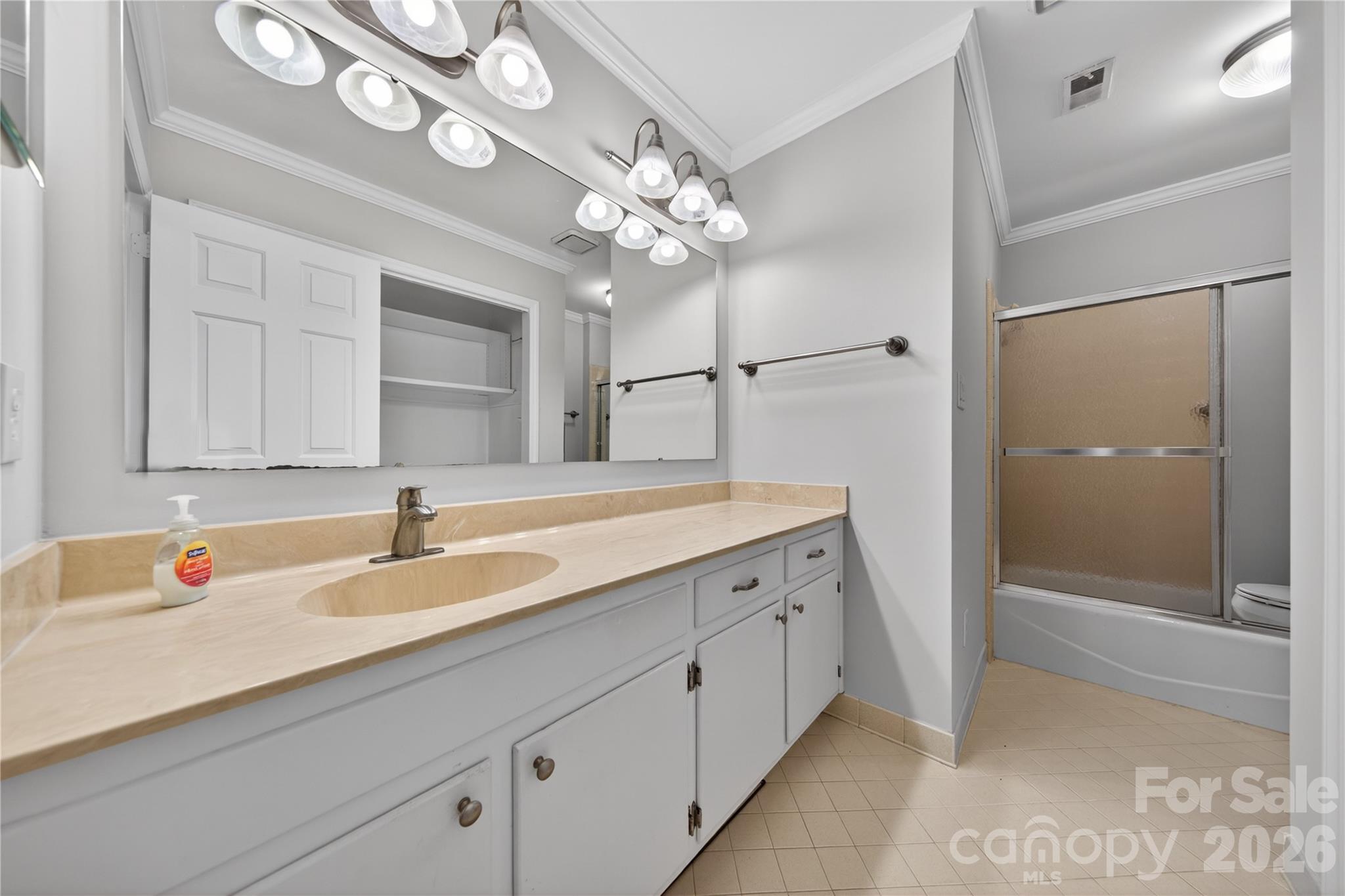 2405 Quail Lake Drive — Charlotte