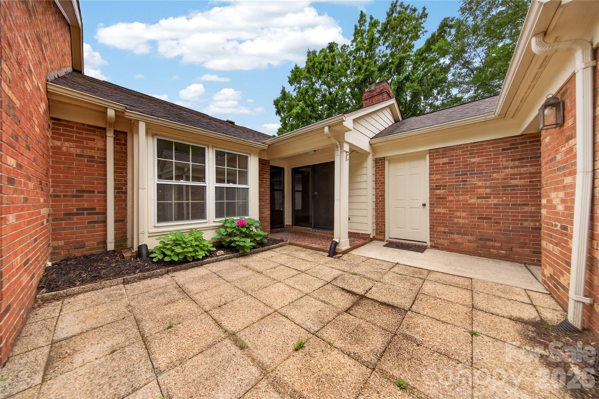 2405 Quail Lake Drive — Charlotte