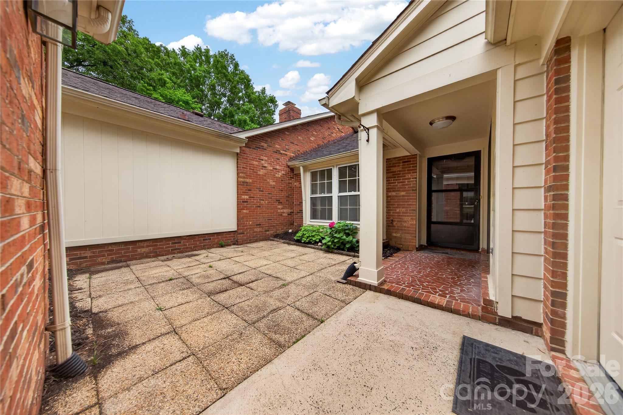 2405 Quail Lake Drive — Charlotte