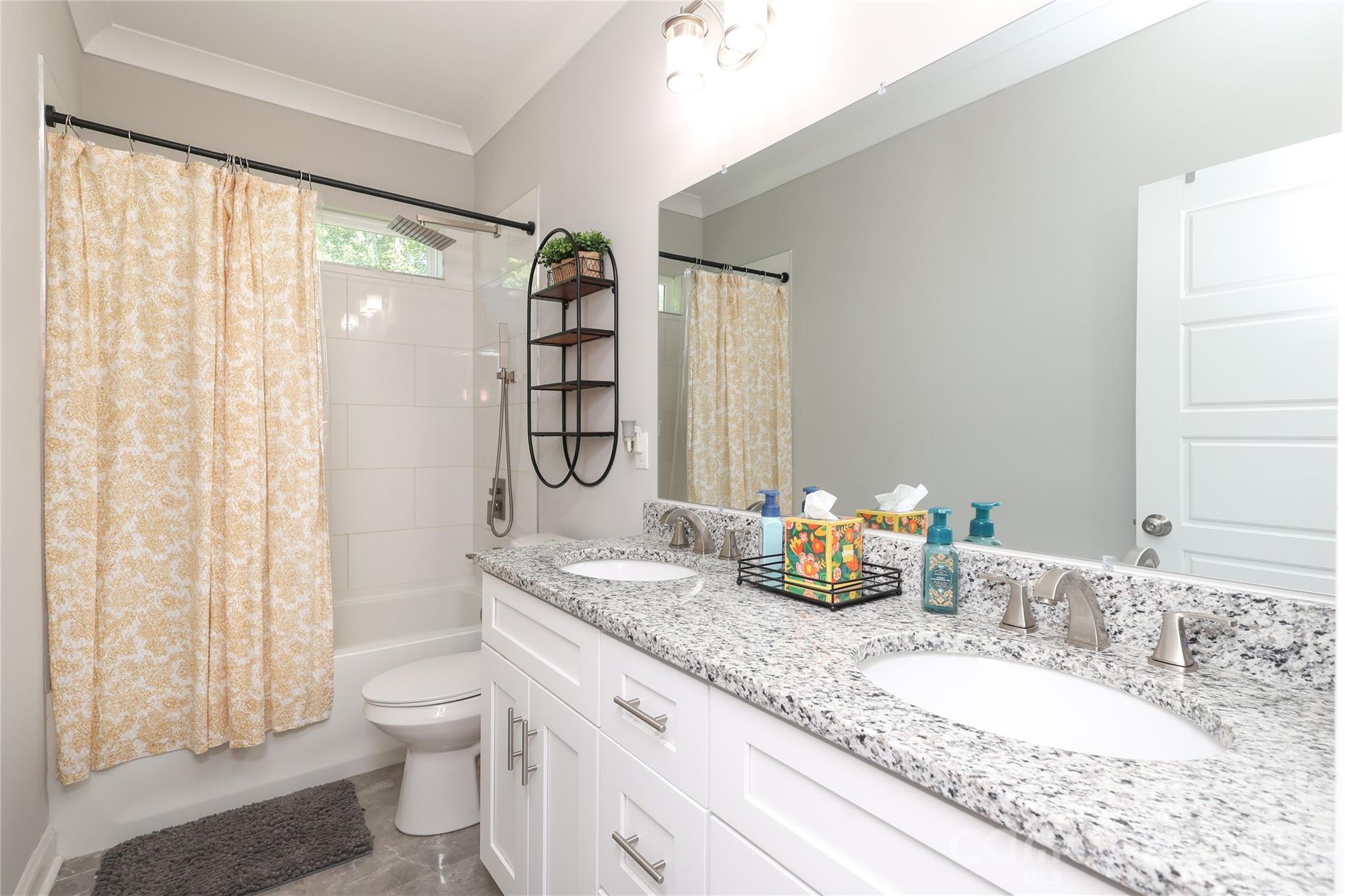 10105 Greenwood Court — Charlotte