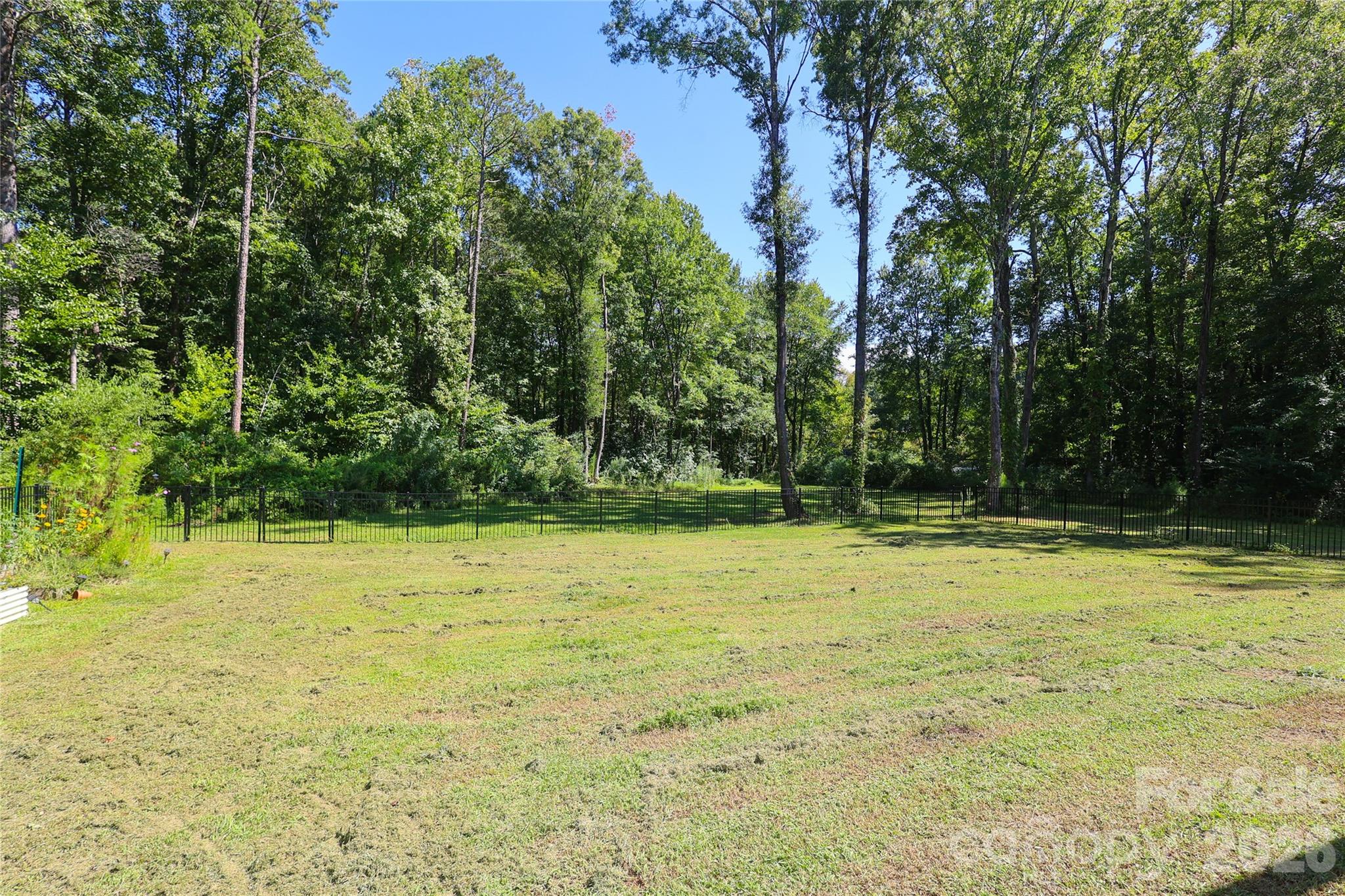 10105 Greenwood Court — Charlotte