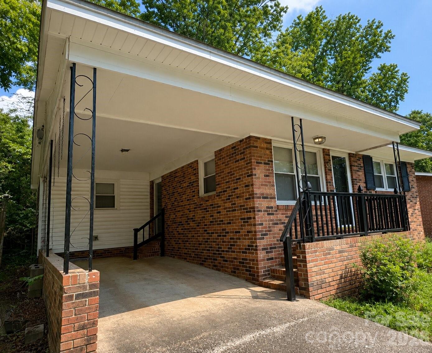 405 Isom Street — Lancaster