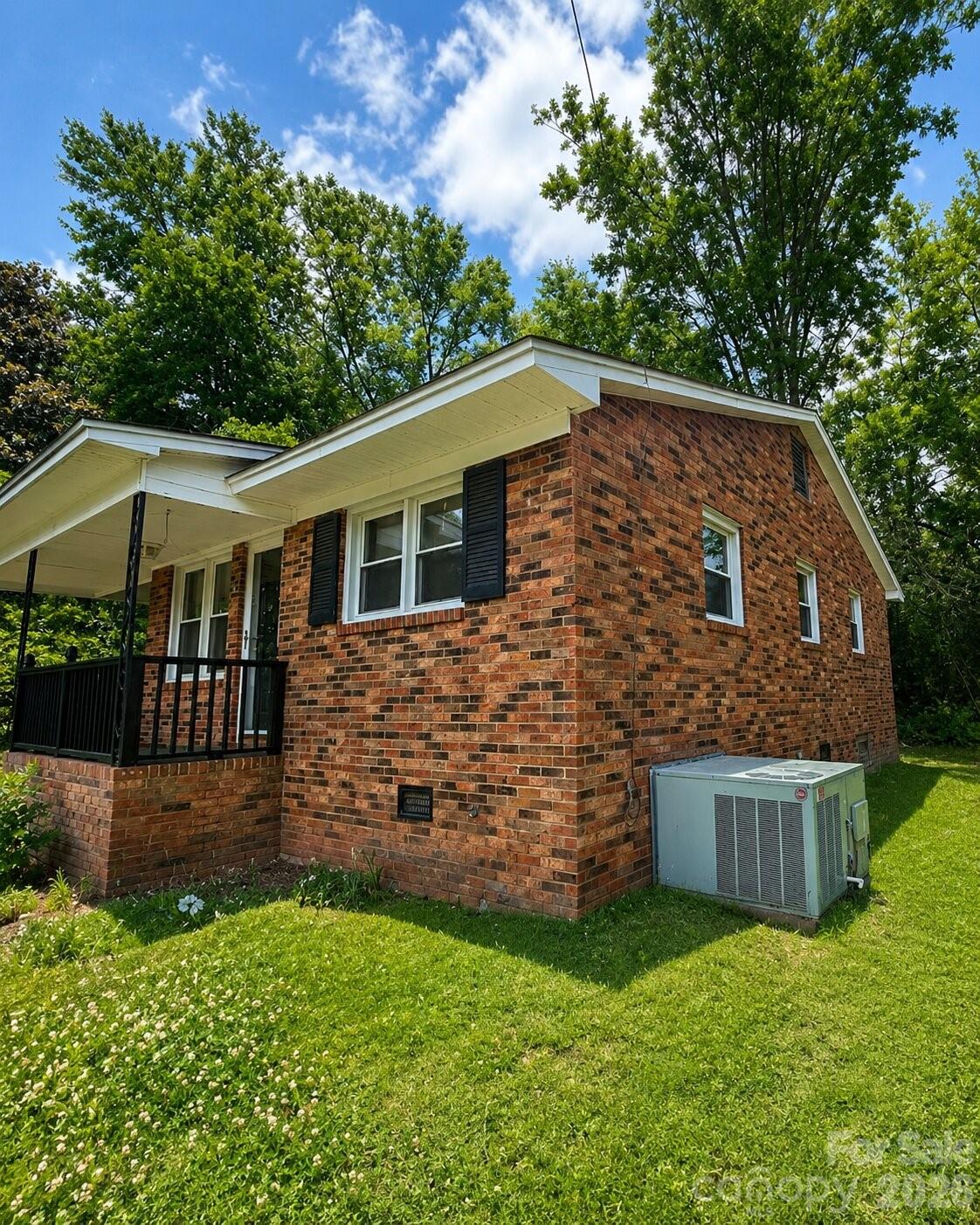 405 Isom Street — Lancaster