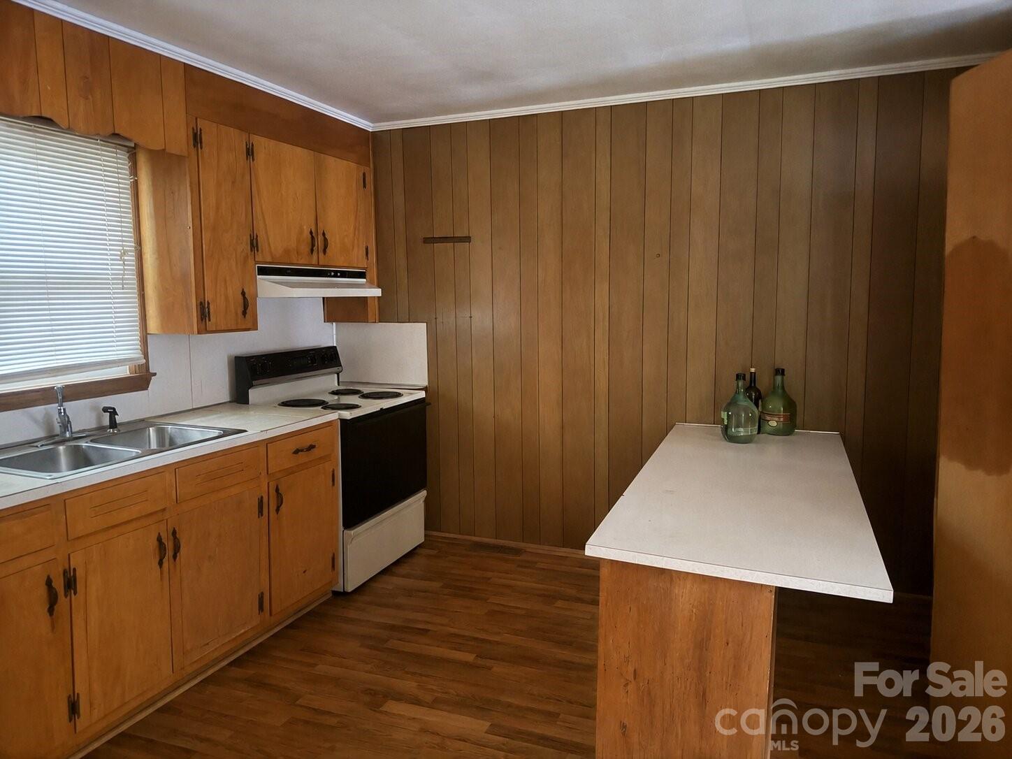 405 Isom Street — Lancaster