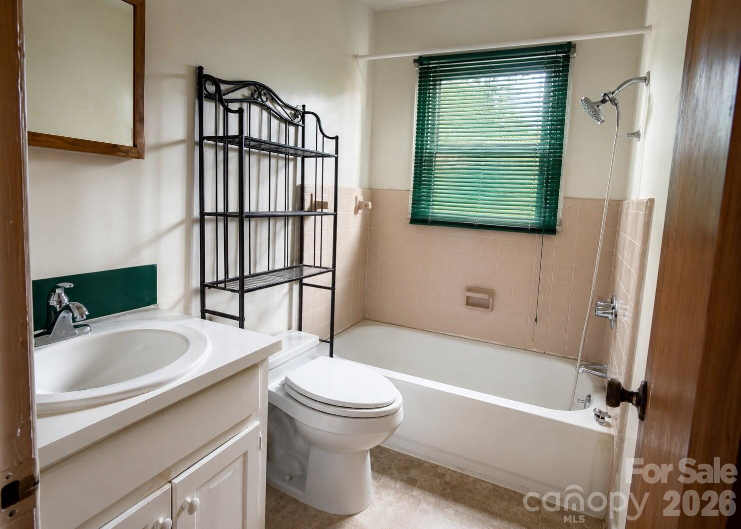 405 Isom Street — Lancaster