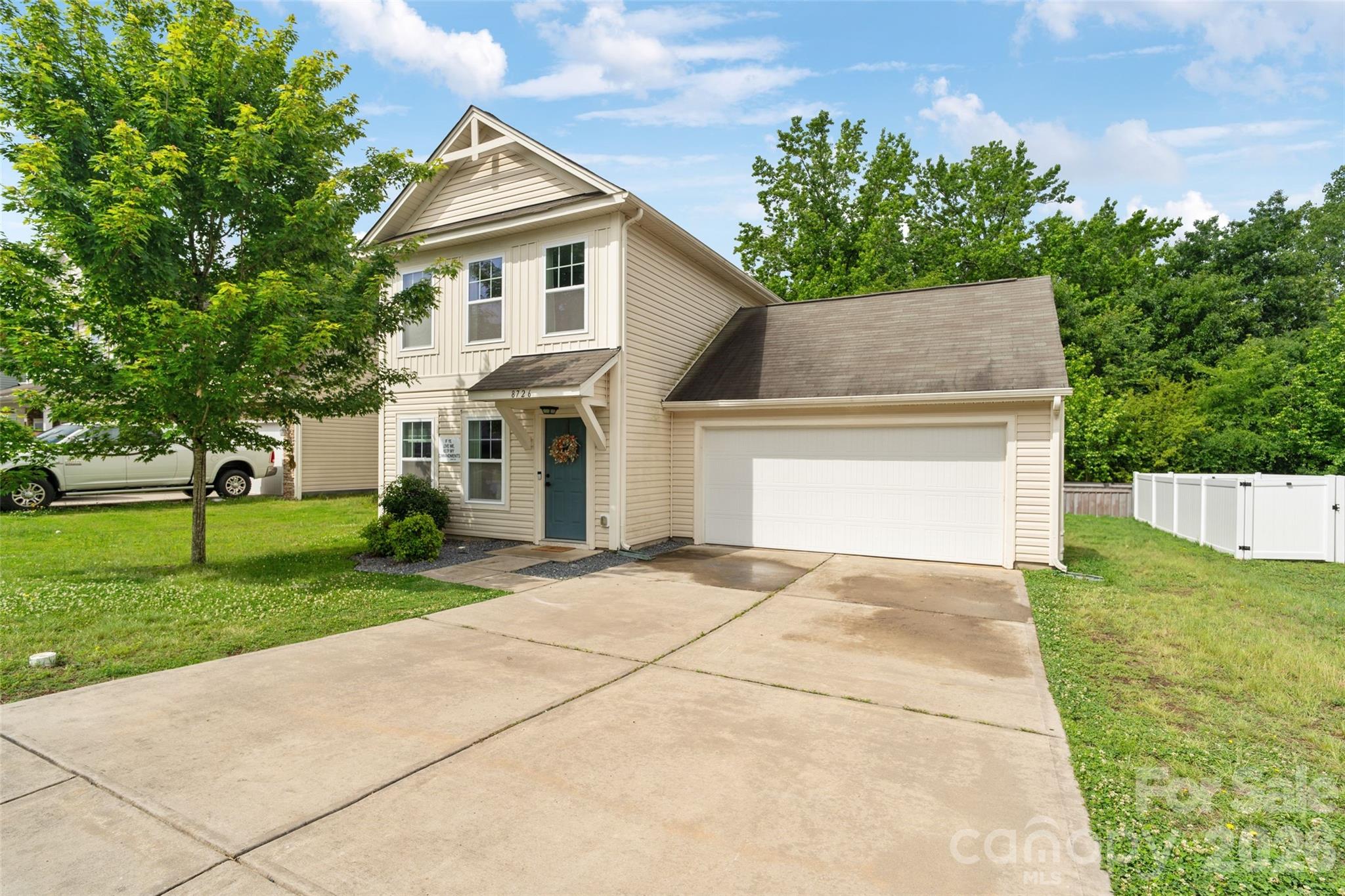 8726 Conrad Street — Locust