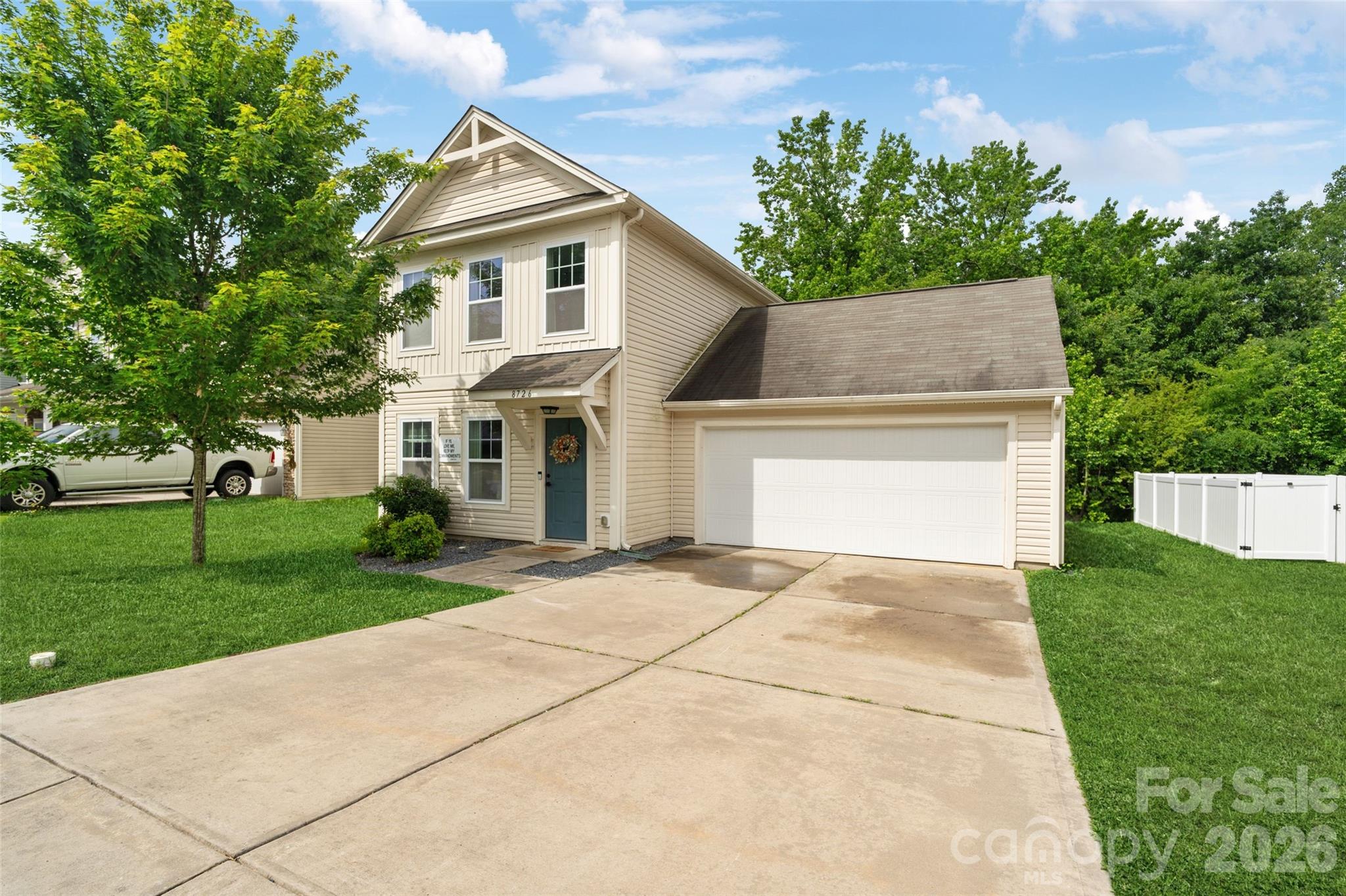 8726 Conrad Street — Locust
