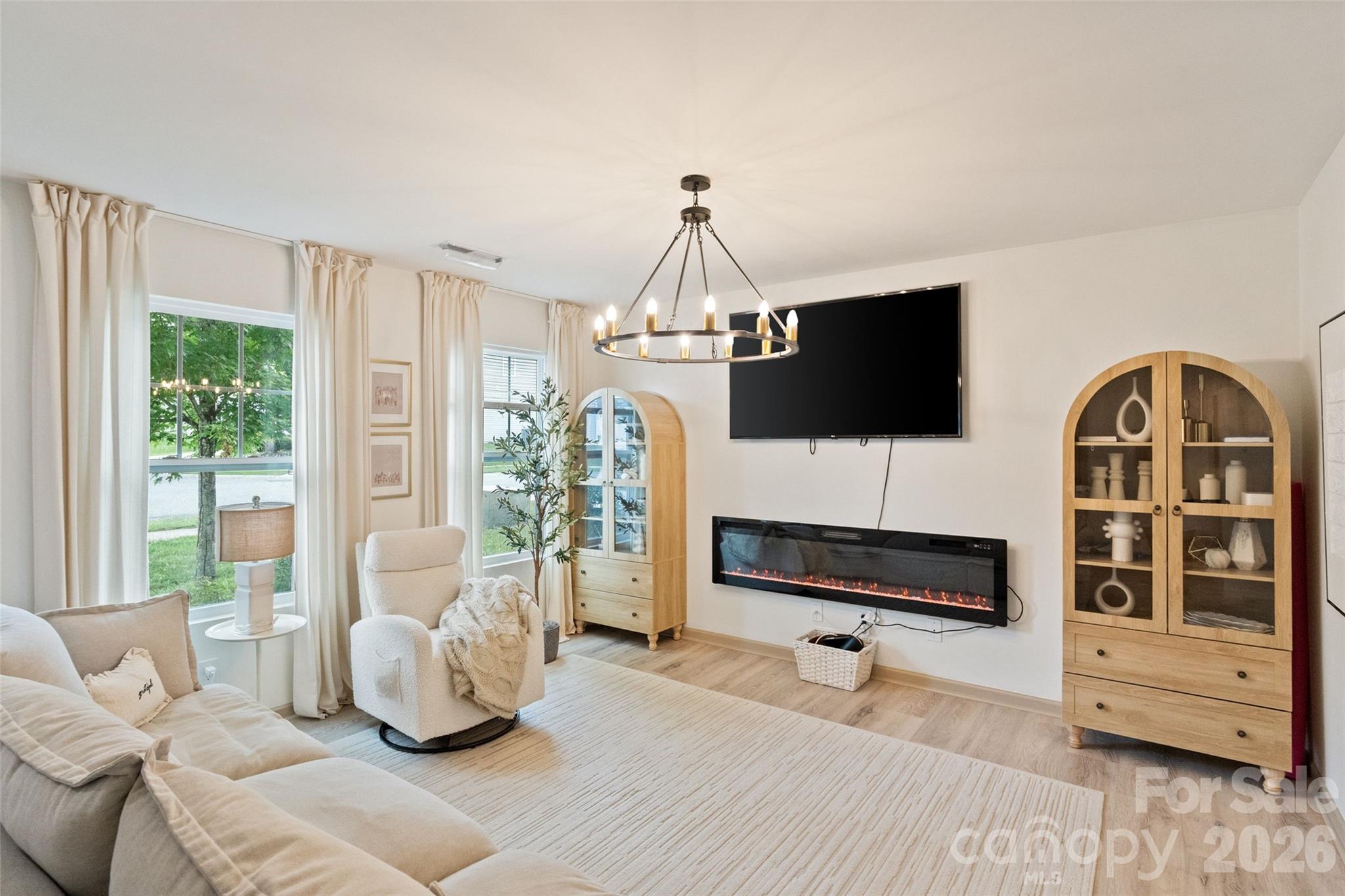 8726 Conrad Street — Locust