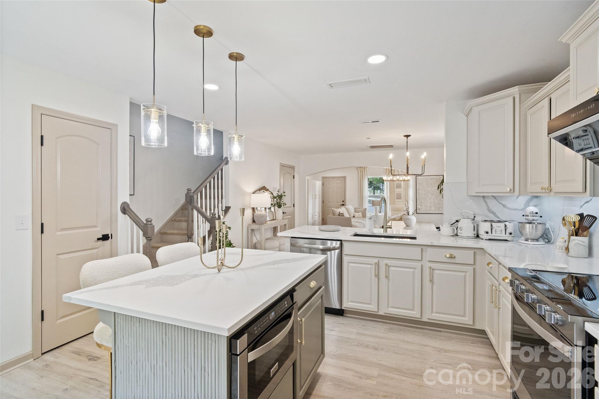 8726 Conrad Street — Locust
