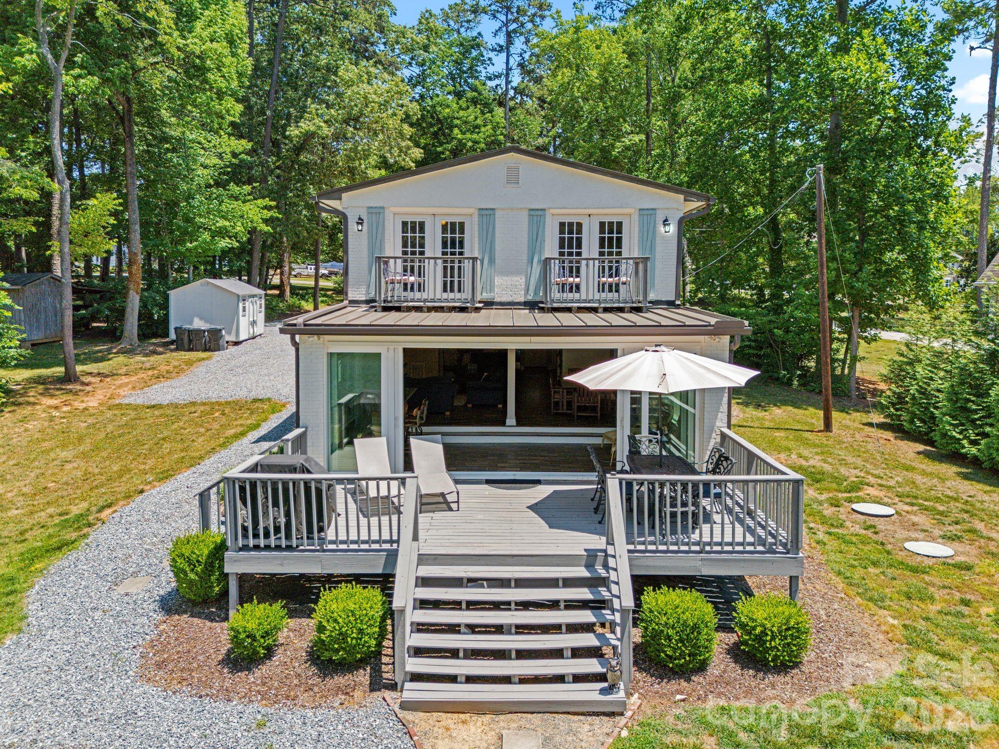 383 Sundown Road — Mooresville