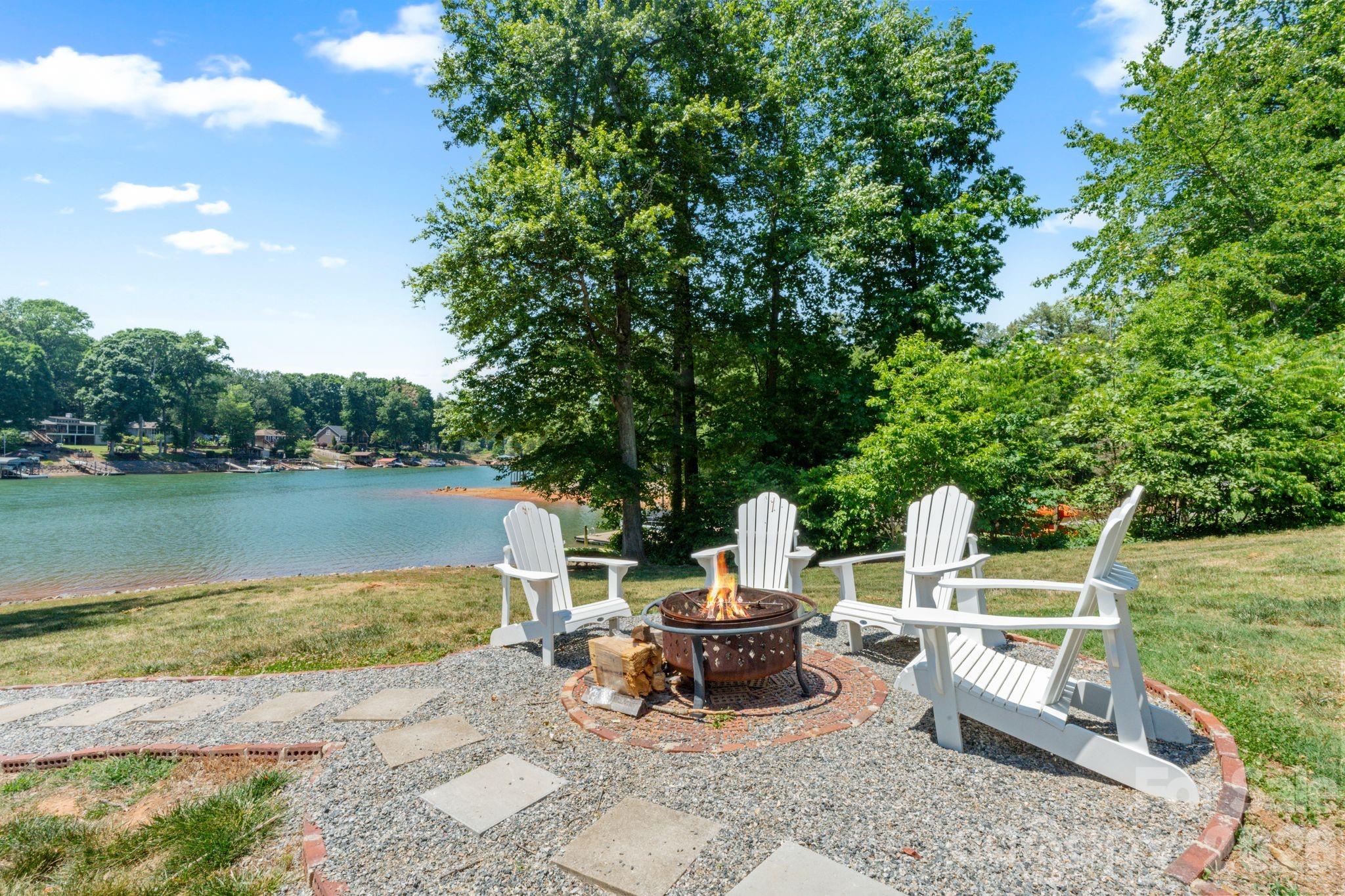 383 Sundown Road — Mooresville
