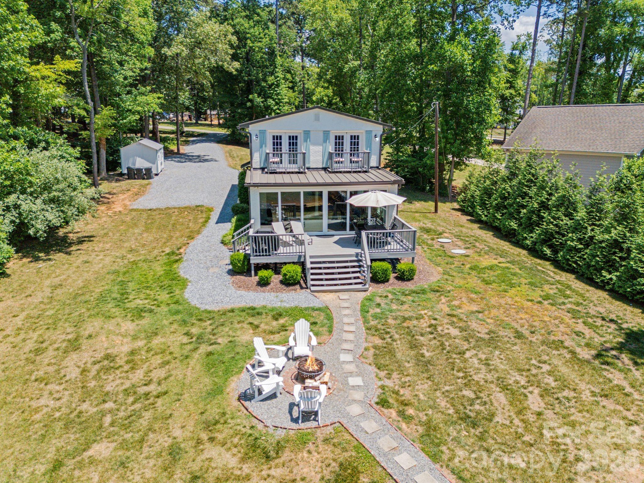 383 Sundown Road — Mooresville