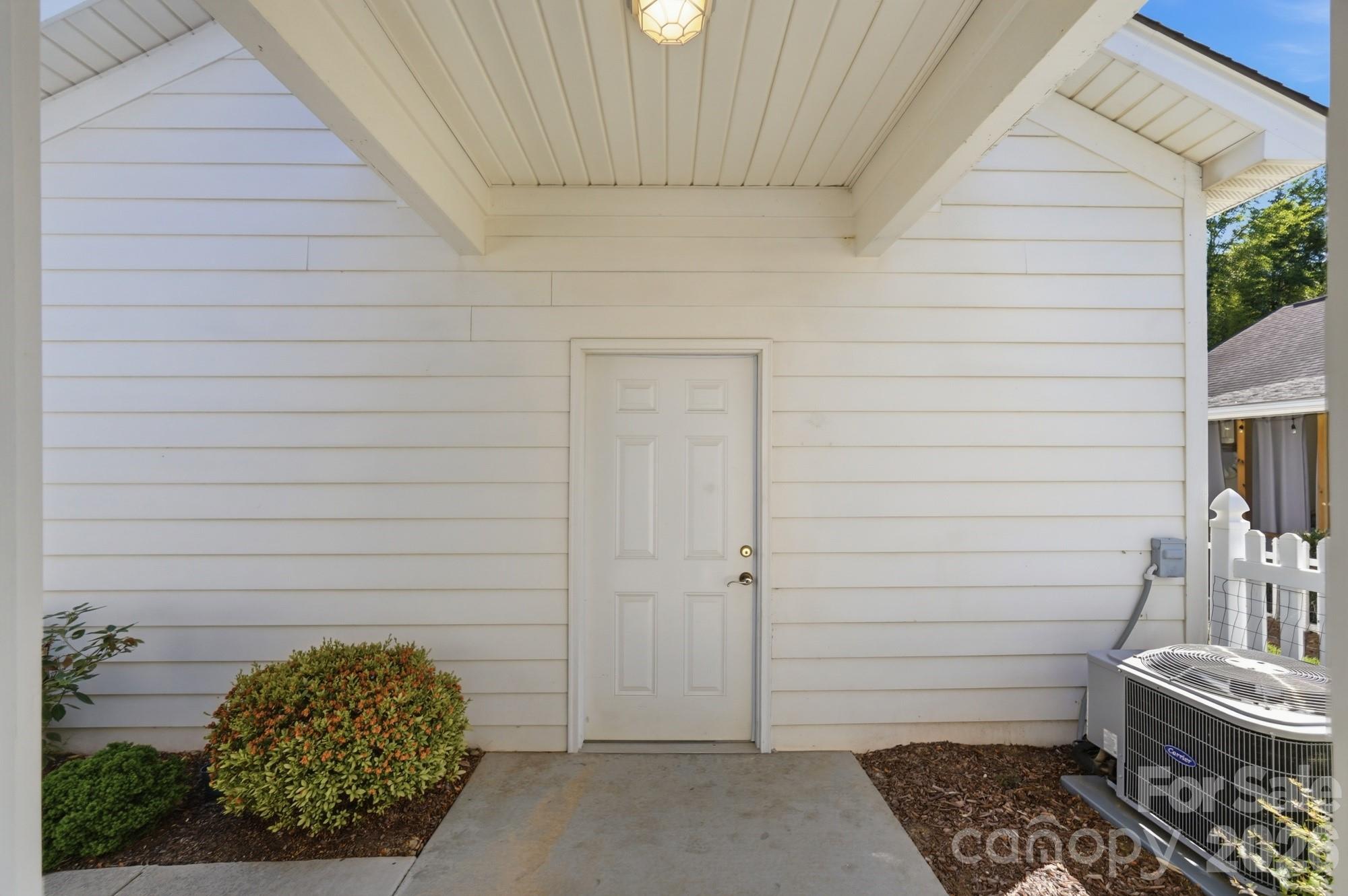 13344 Old Compton Court — Pineville