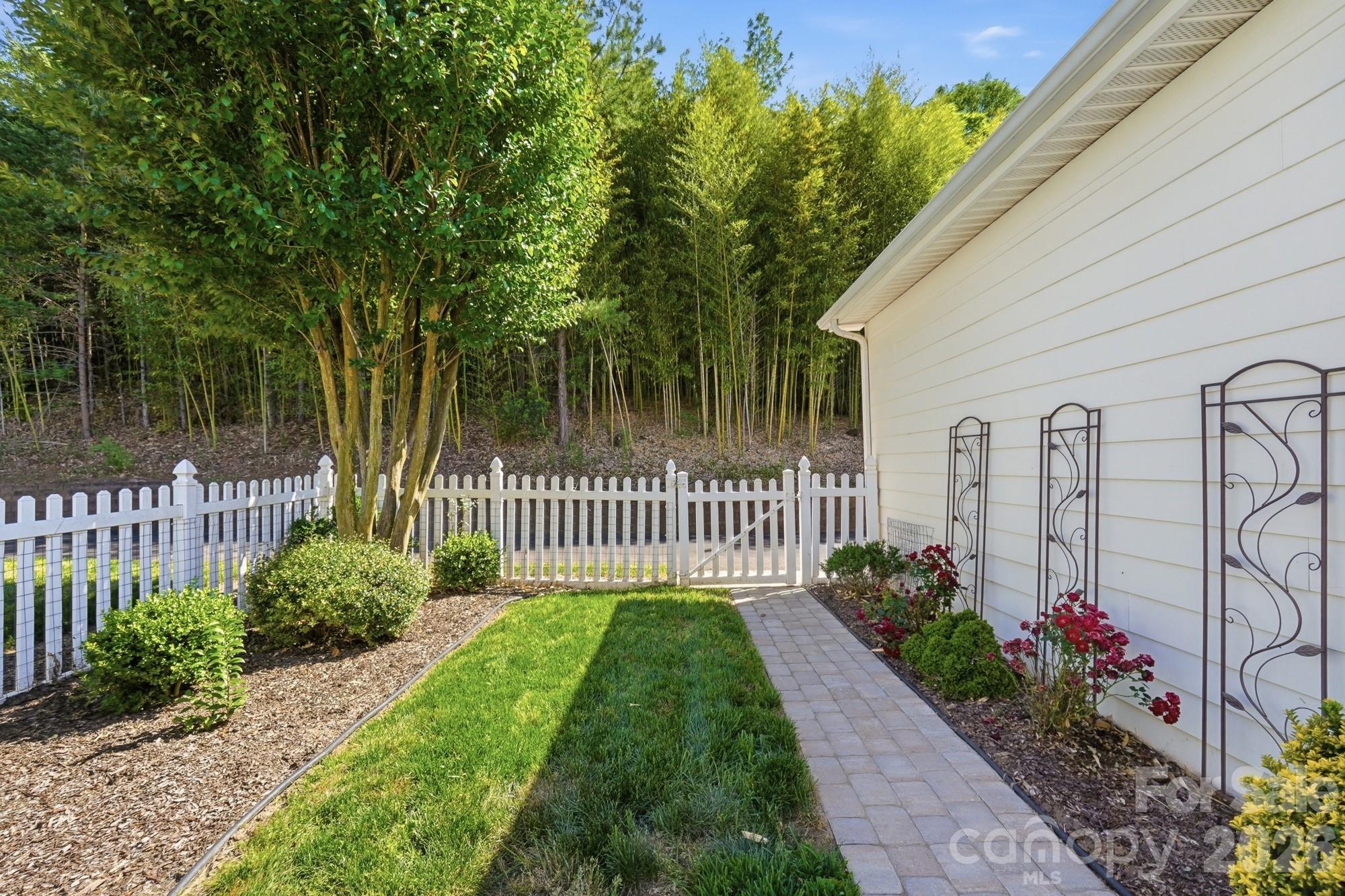 13344 Old Compton Court — Pineville