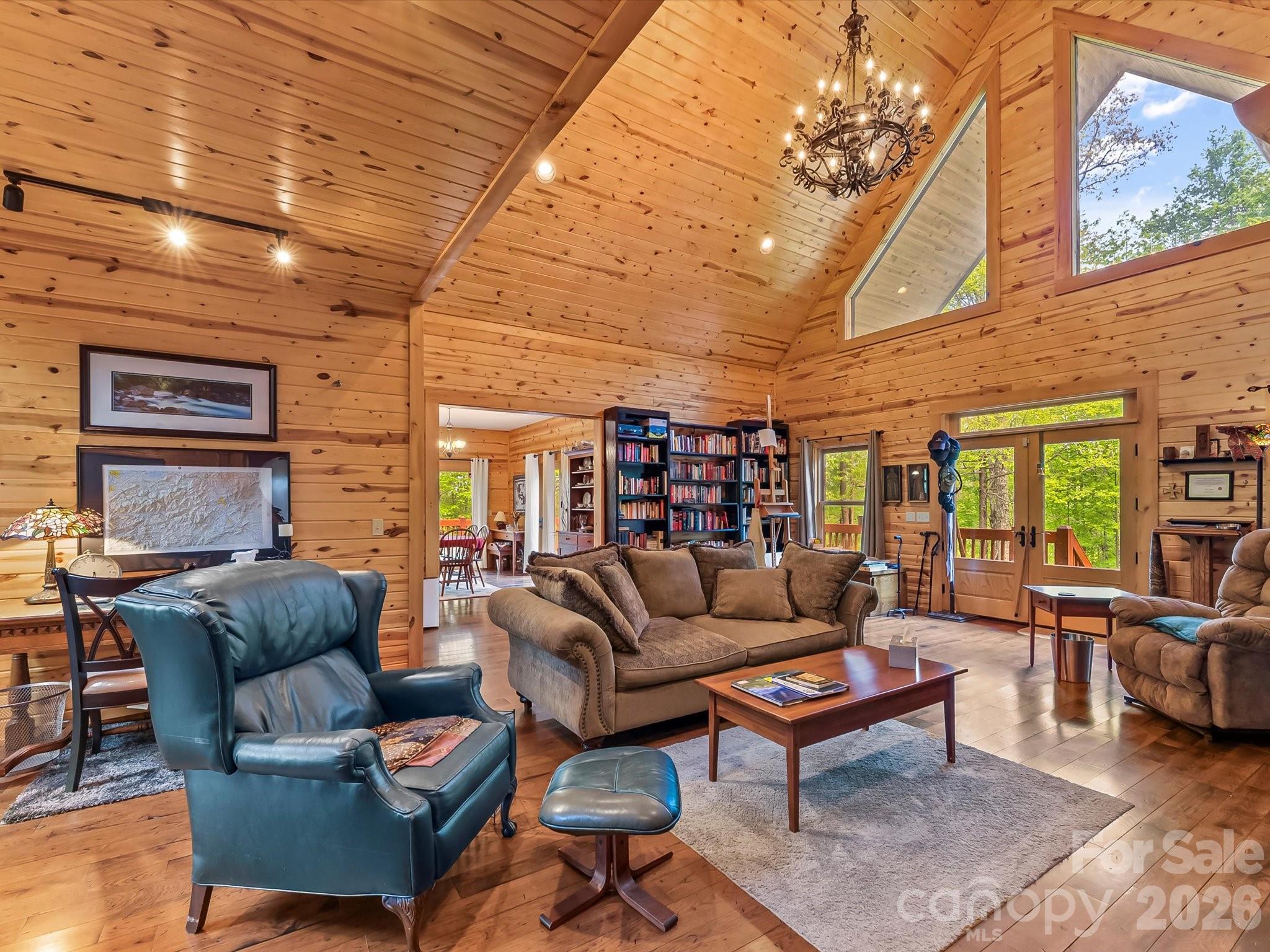 917 Otter Mountain Road — Topton