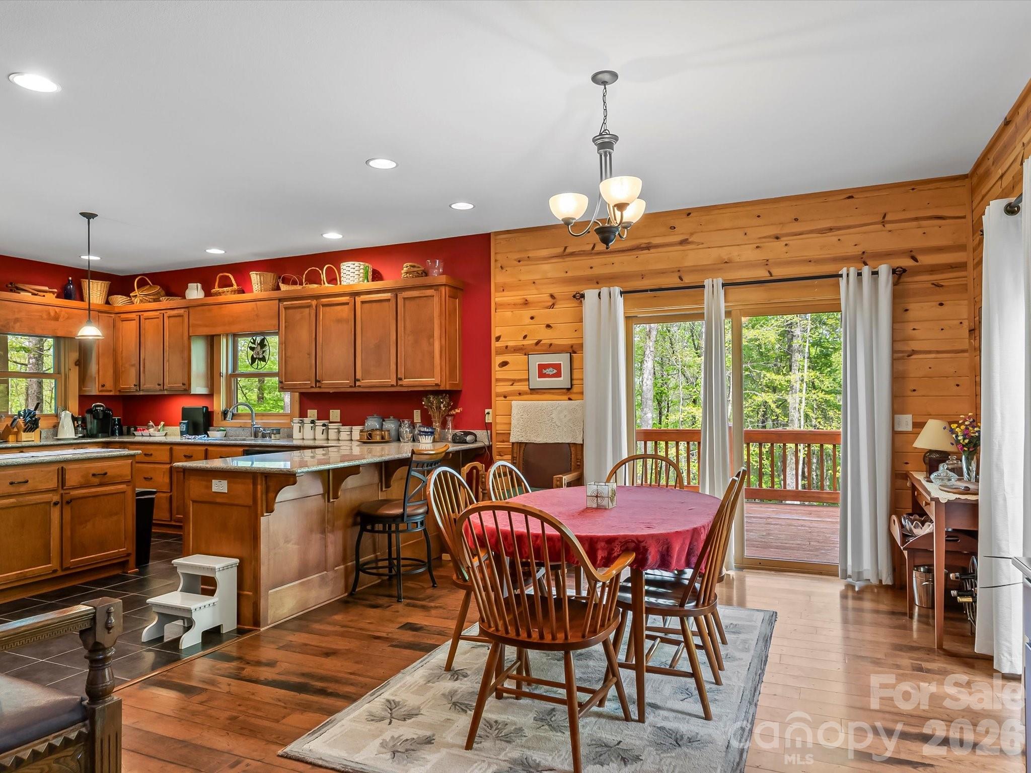 917 Otter Mountain Road — Topton