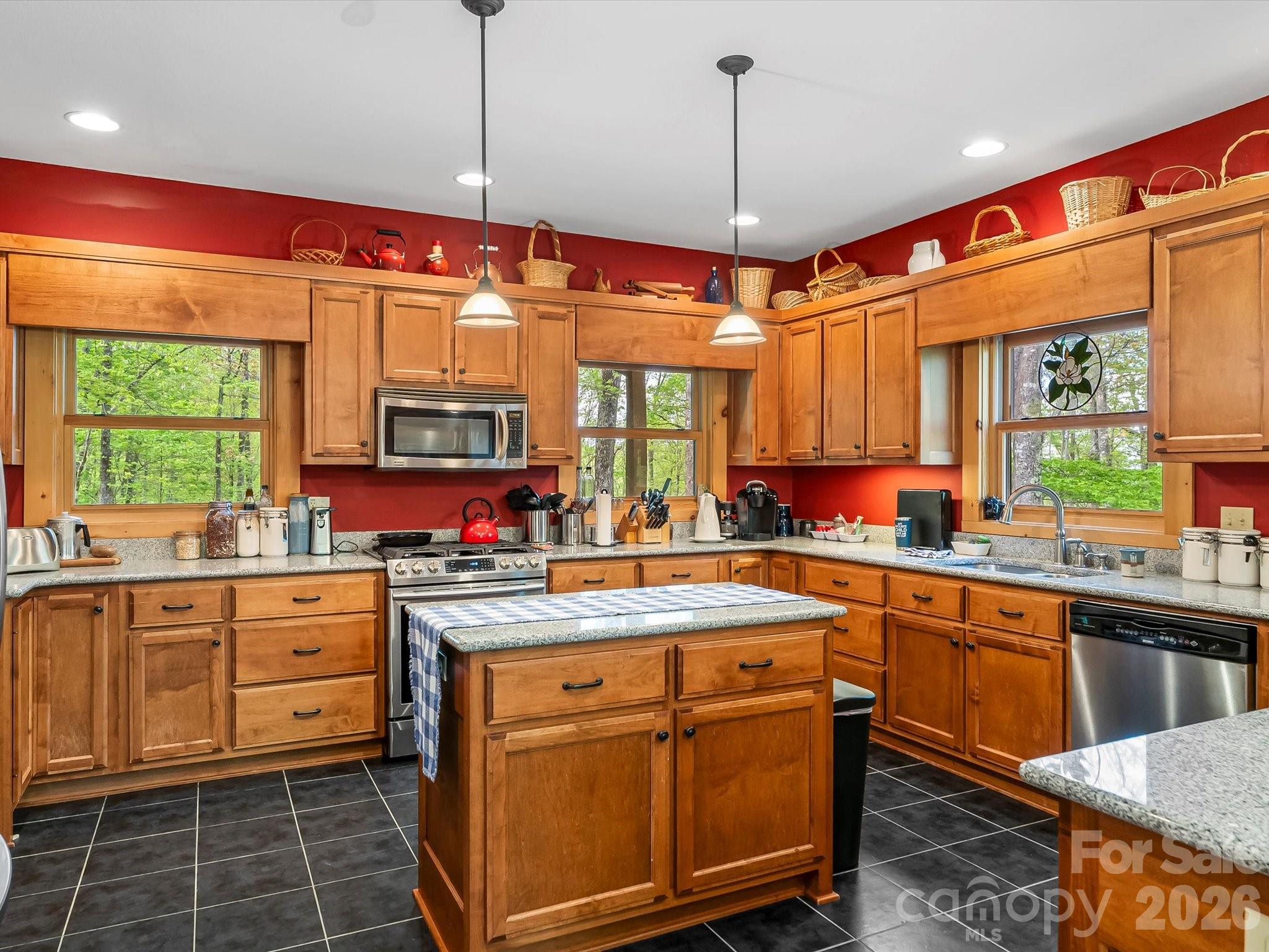 917 Otter Mountain Road — Topton