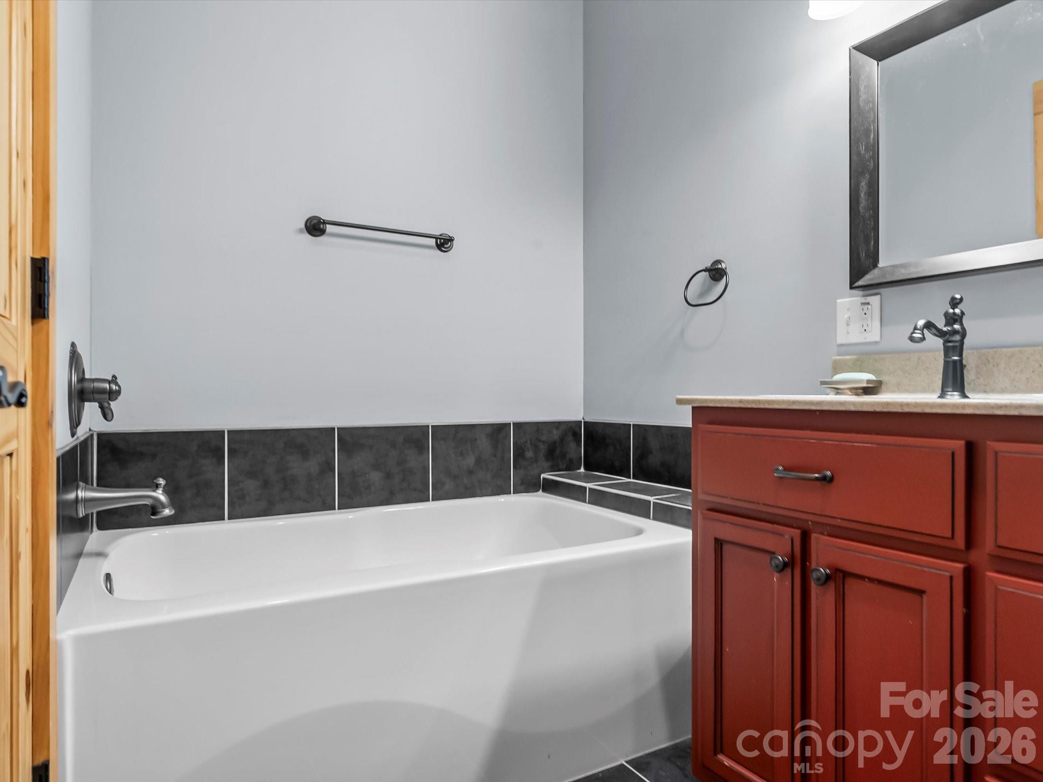 917 Otter Mountain Road — Topton