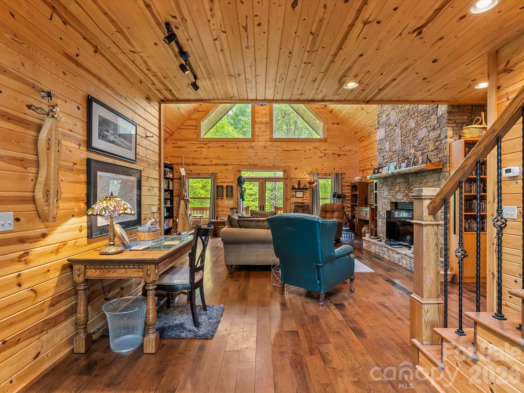 917 Otter Mountain Road — Topton