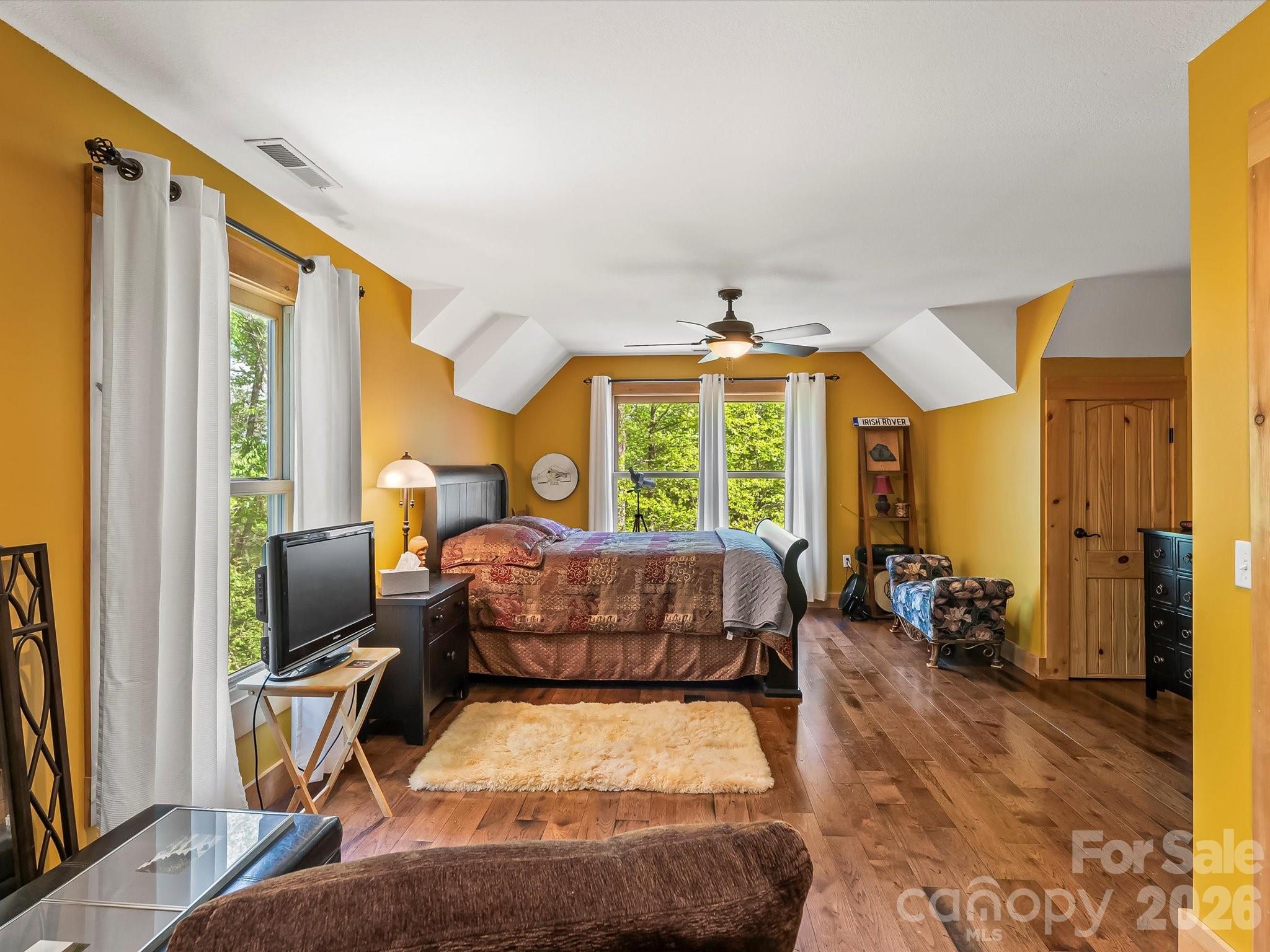 917 Otter Mountain Road — Topton