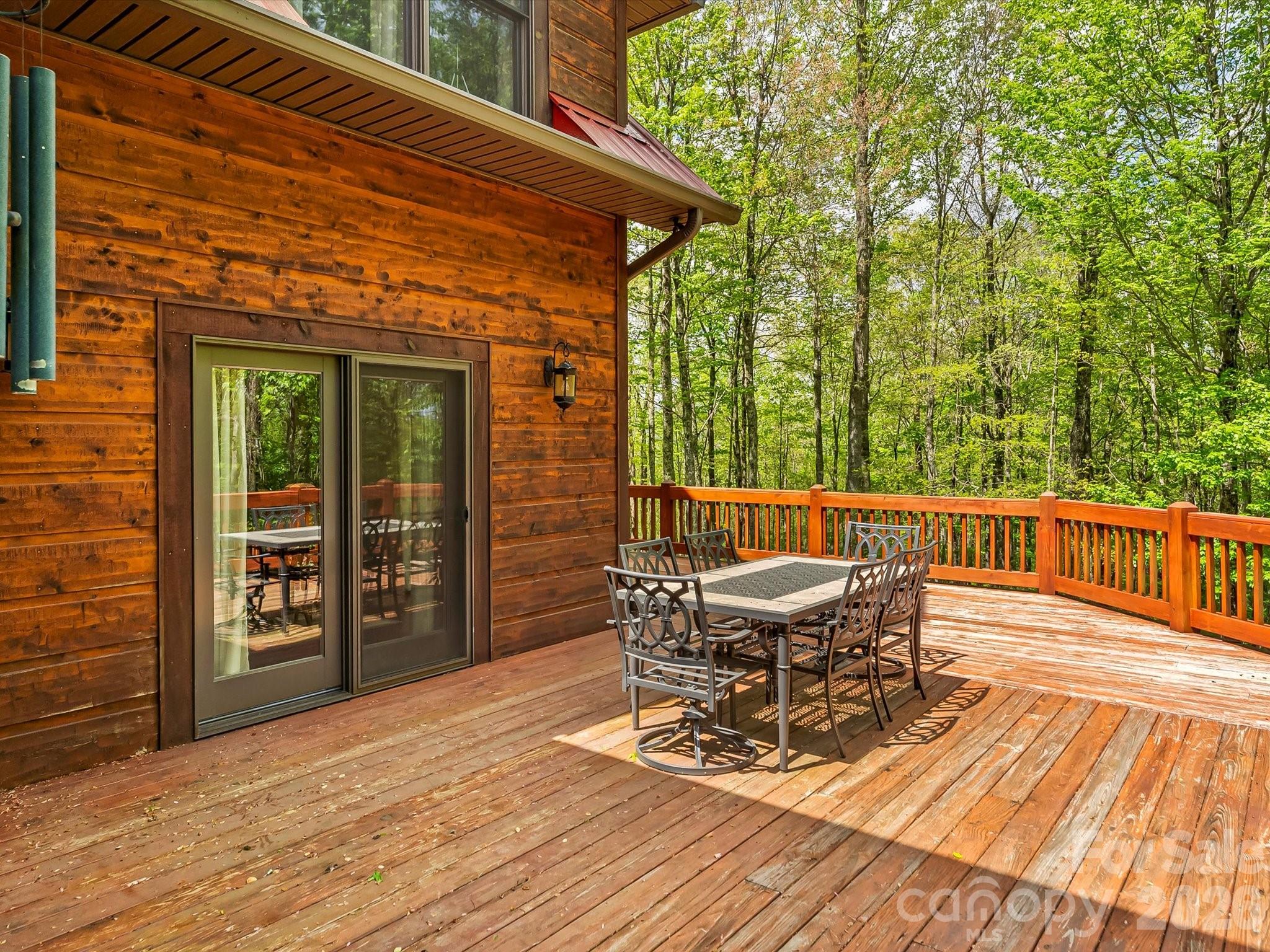 917 Otter Mountain Road — Topton
