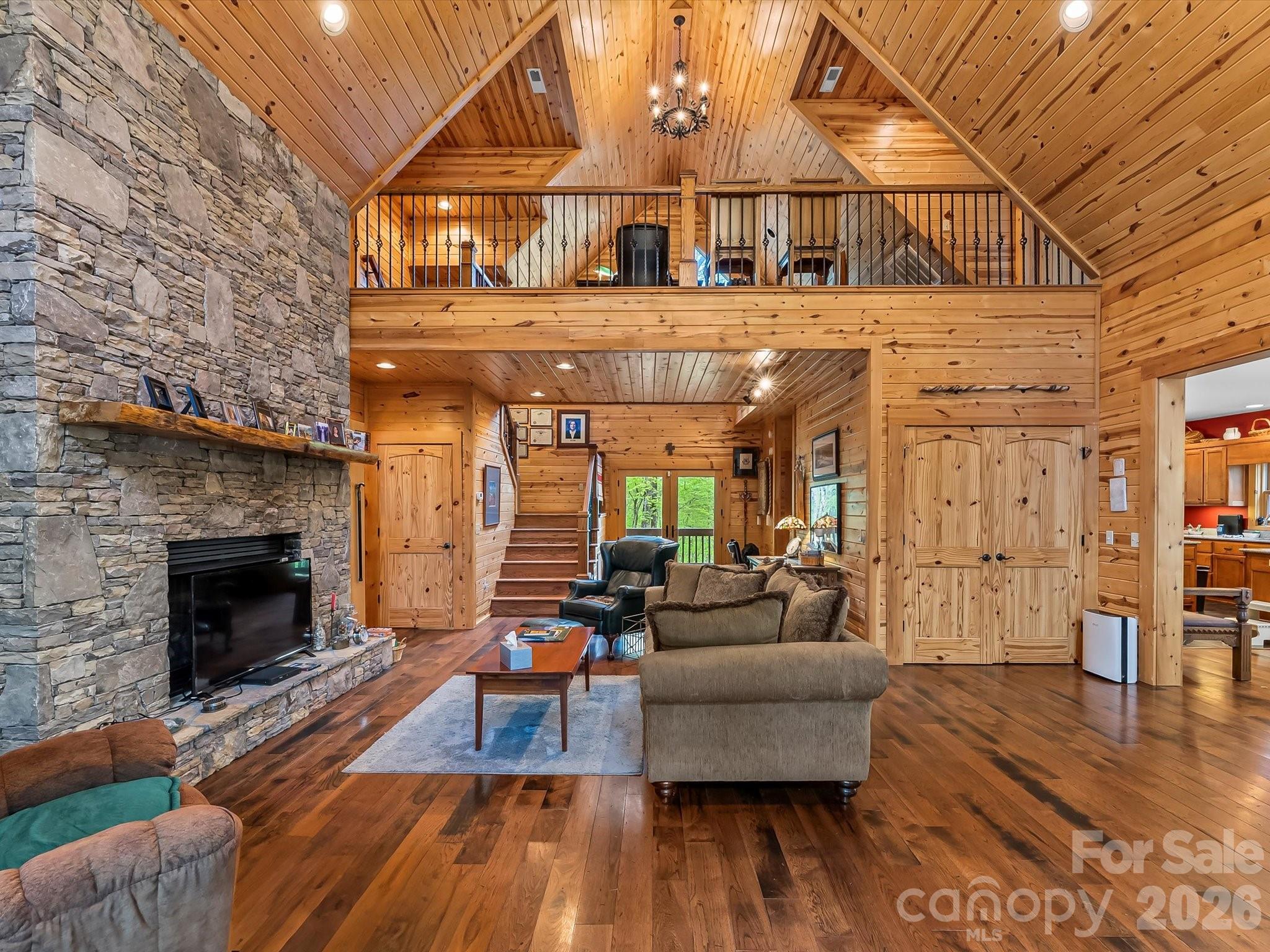 917 Otter Mountain Road — Topton