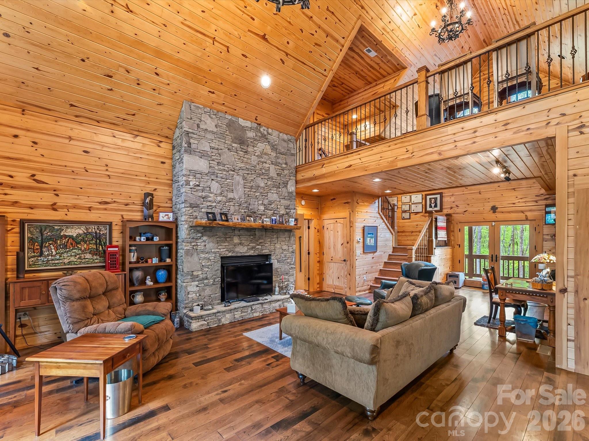 917 Otter Mountain Road — Topton