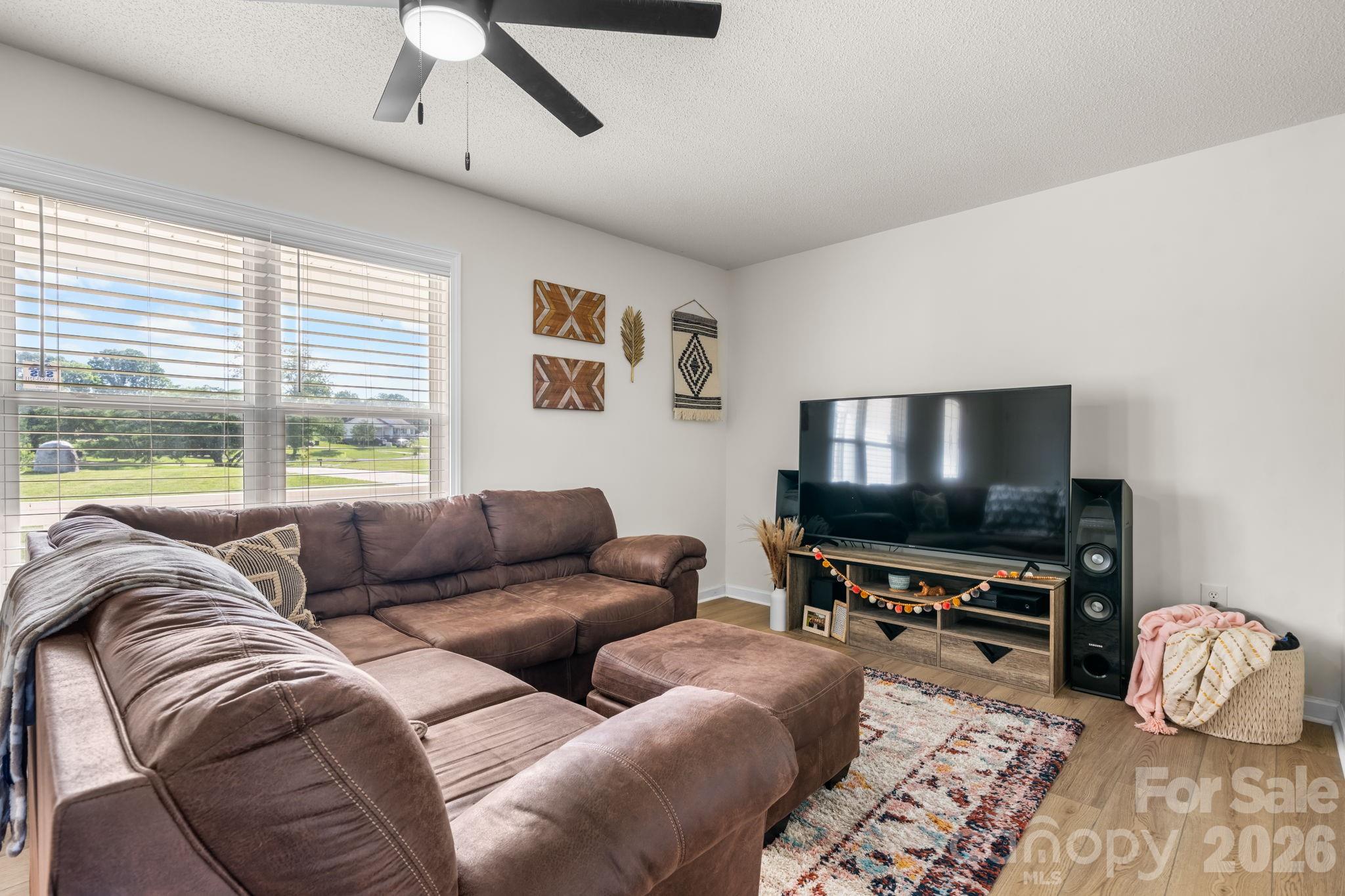 5068 Tonys Way — Vale