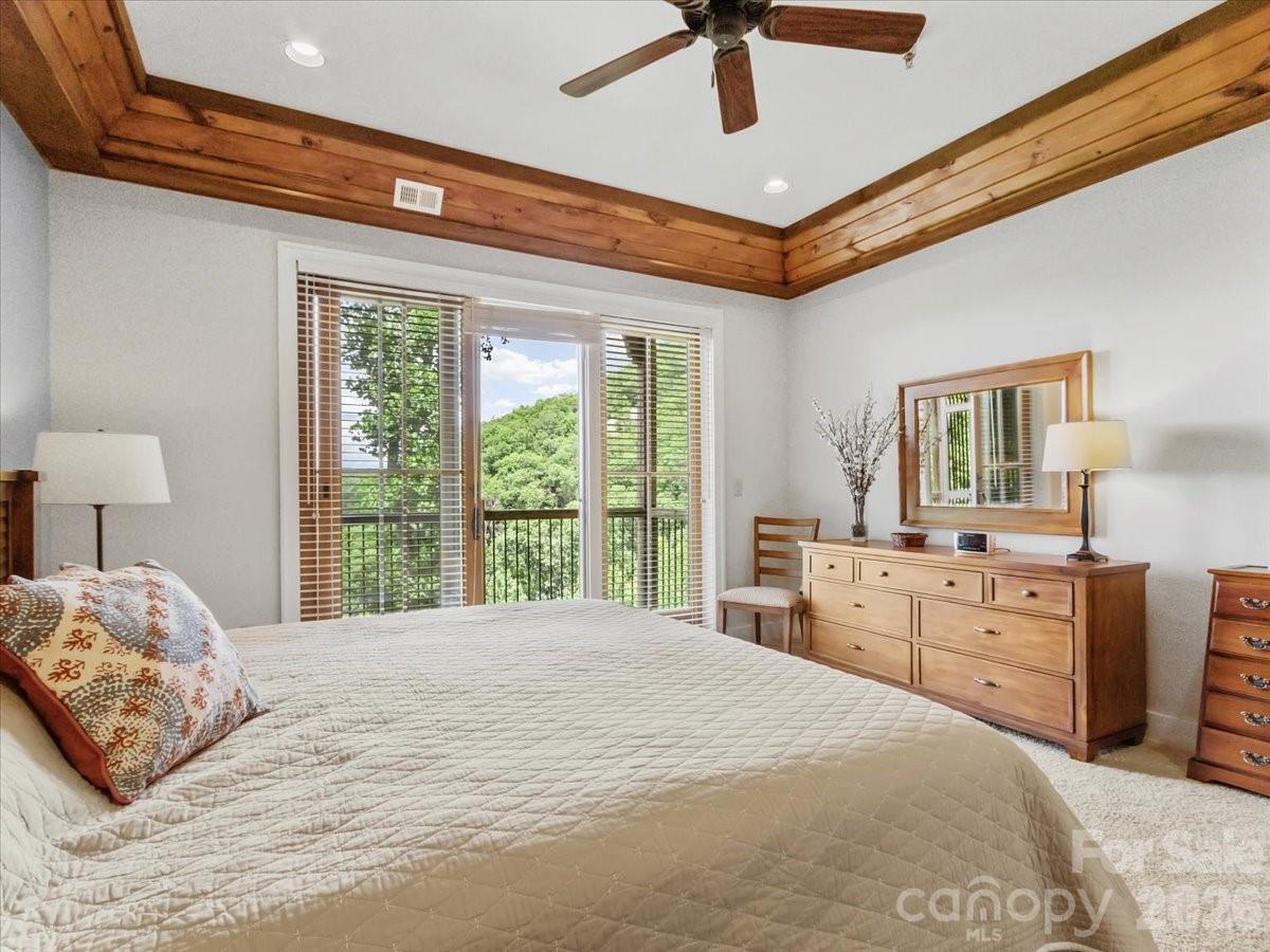 45 Creekside Way #I/202 — Burnsville