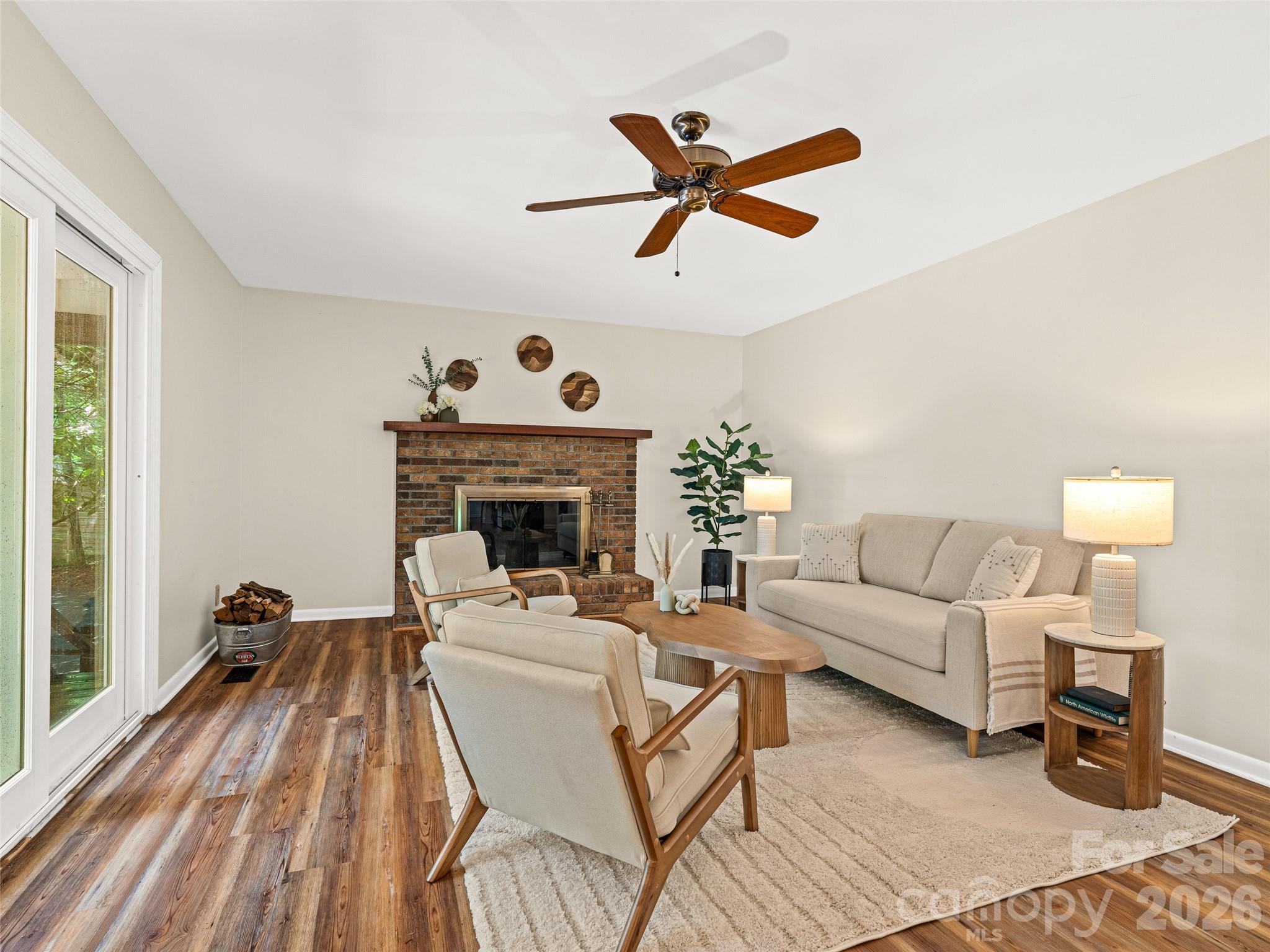 25 Blueberry Lane — Fairview