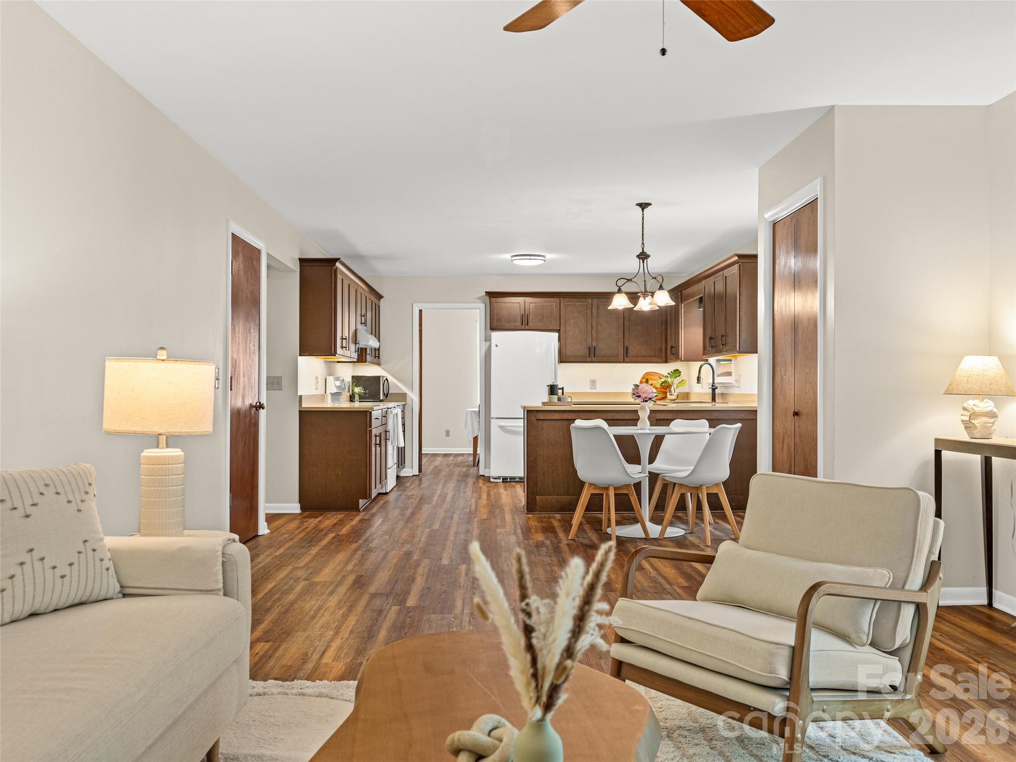 25 Blueberry Lane — Fairview
