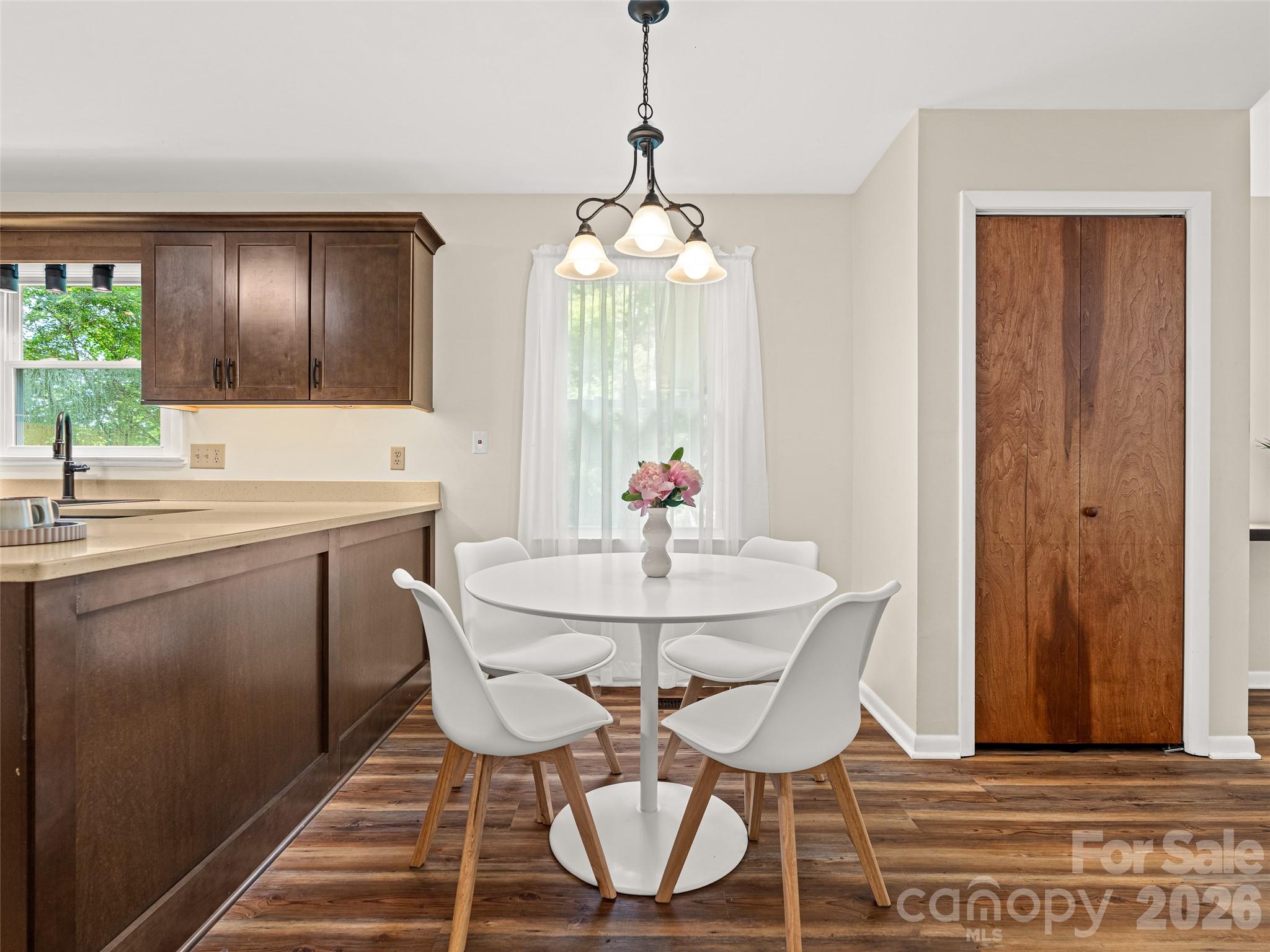 25 Blueberry Lane — Fairview