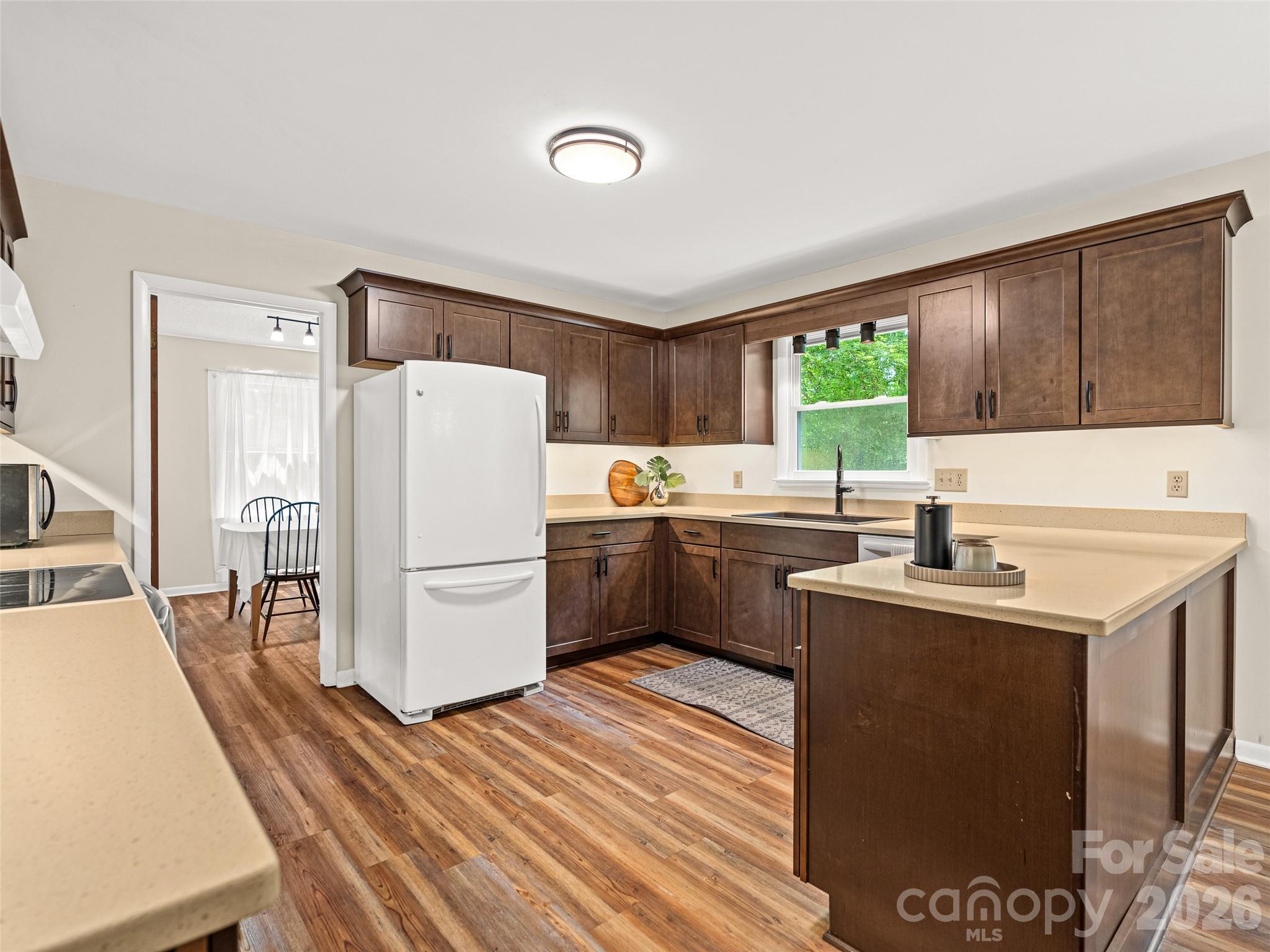 25 Blueberry Lane — Fairview