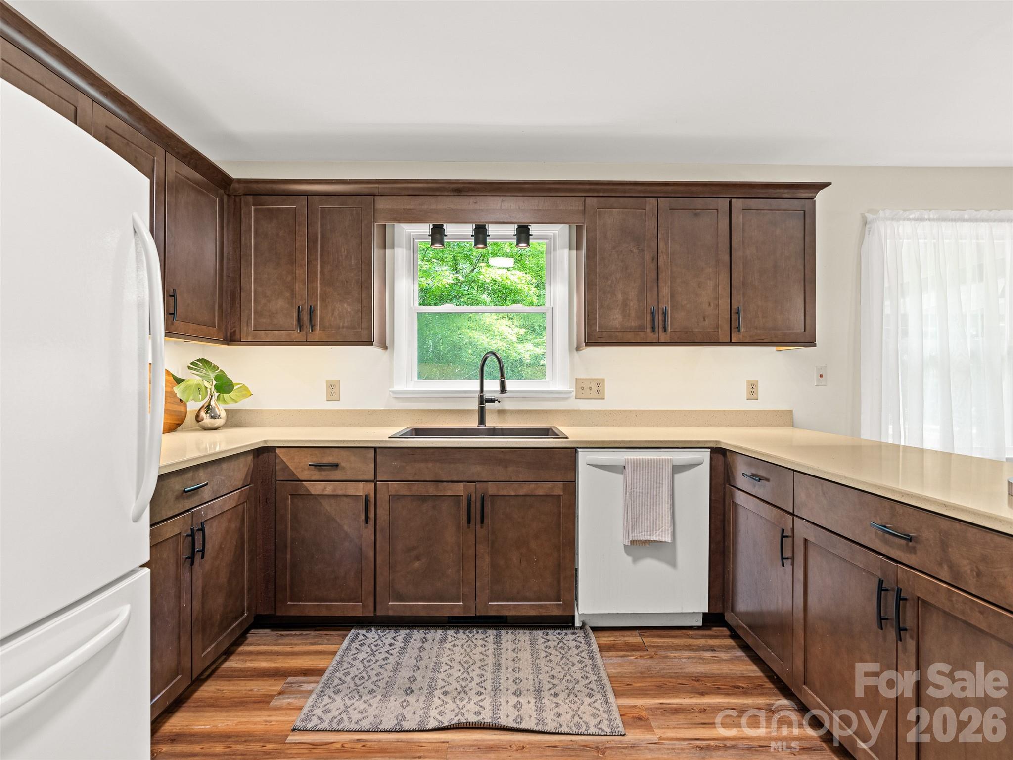 25 Blueberry Lane — Fairview